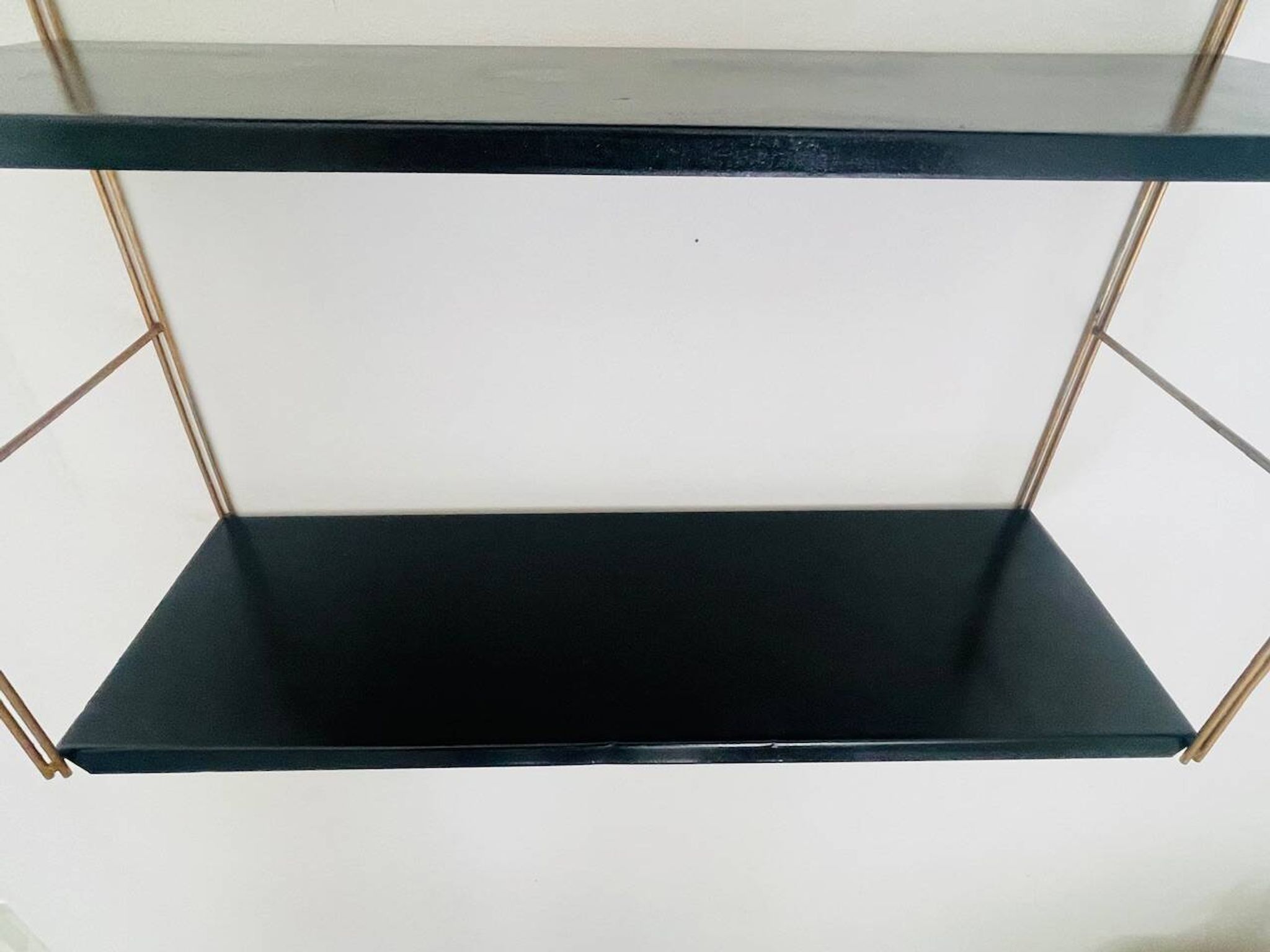 Etagère murale vintage modulable, metal et laiton circa 1960s