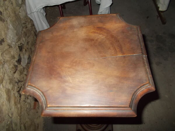 Colonne sellette en bois