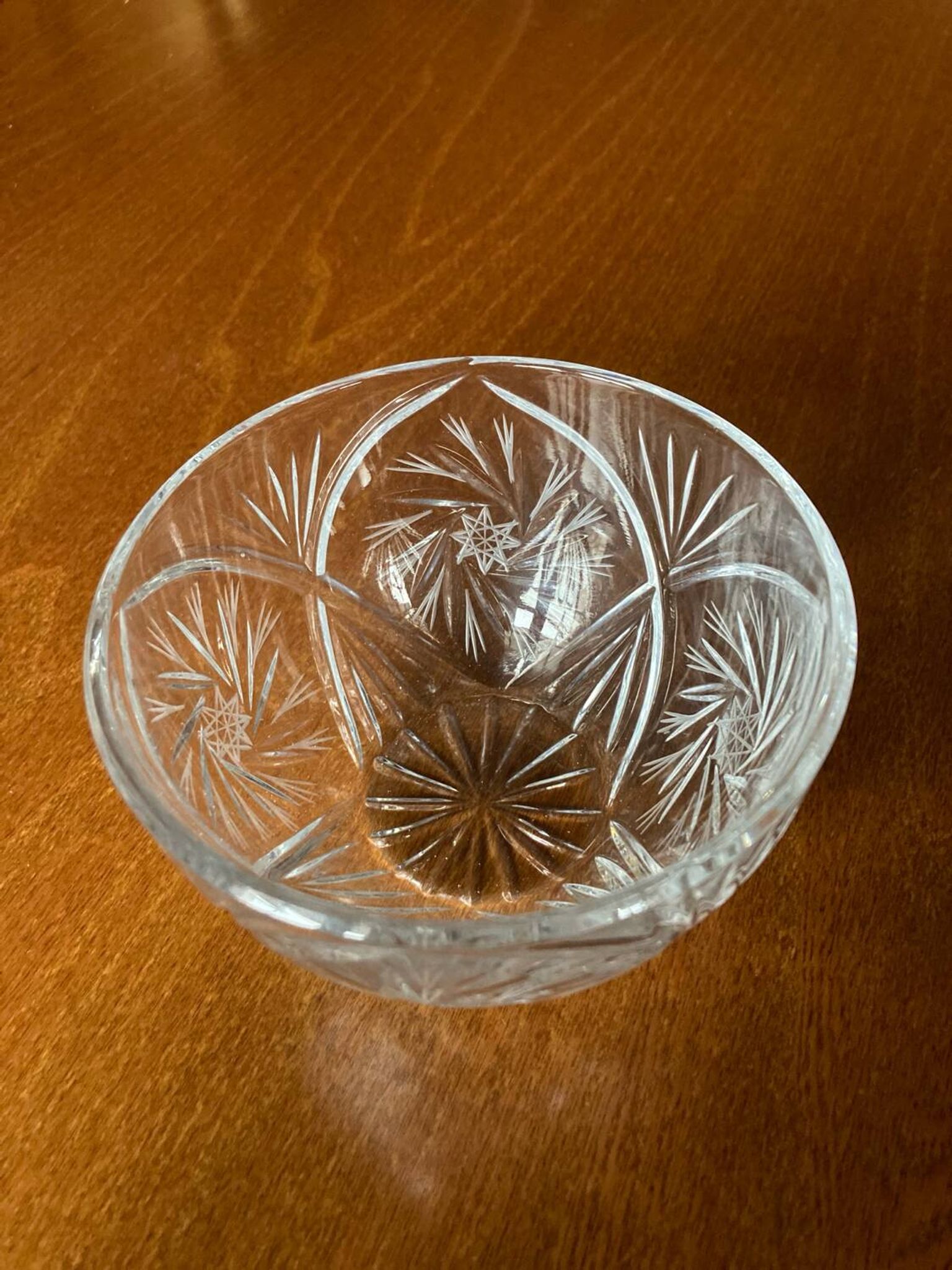 Pinwheel cut crystal bowl - bowl - empty pocket