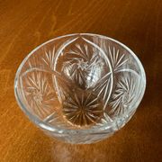 Pinwheel cut crystal bowl - bowl - empty pocket