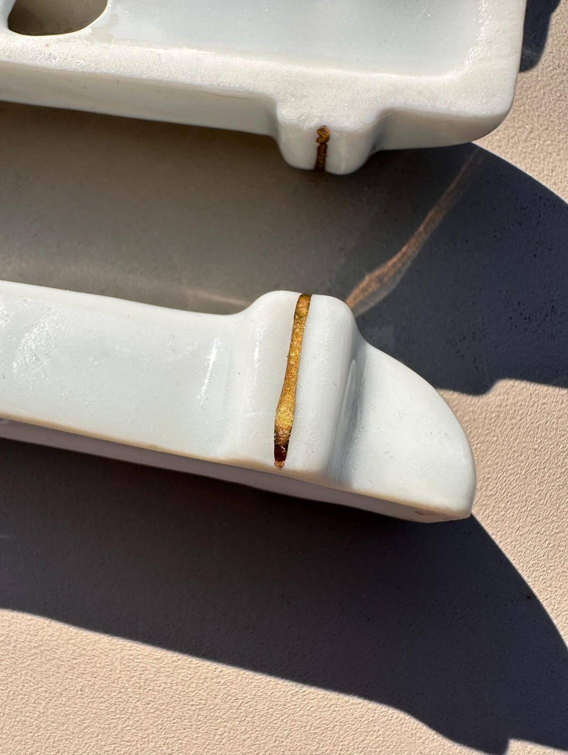 Vintage Knife Rest in White Porcelain with Gold Trim