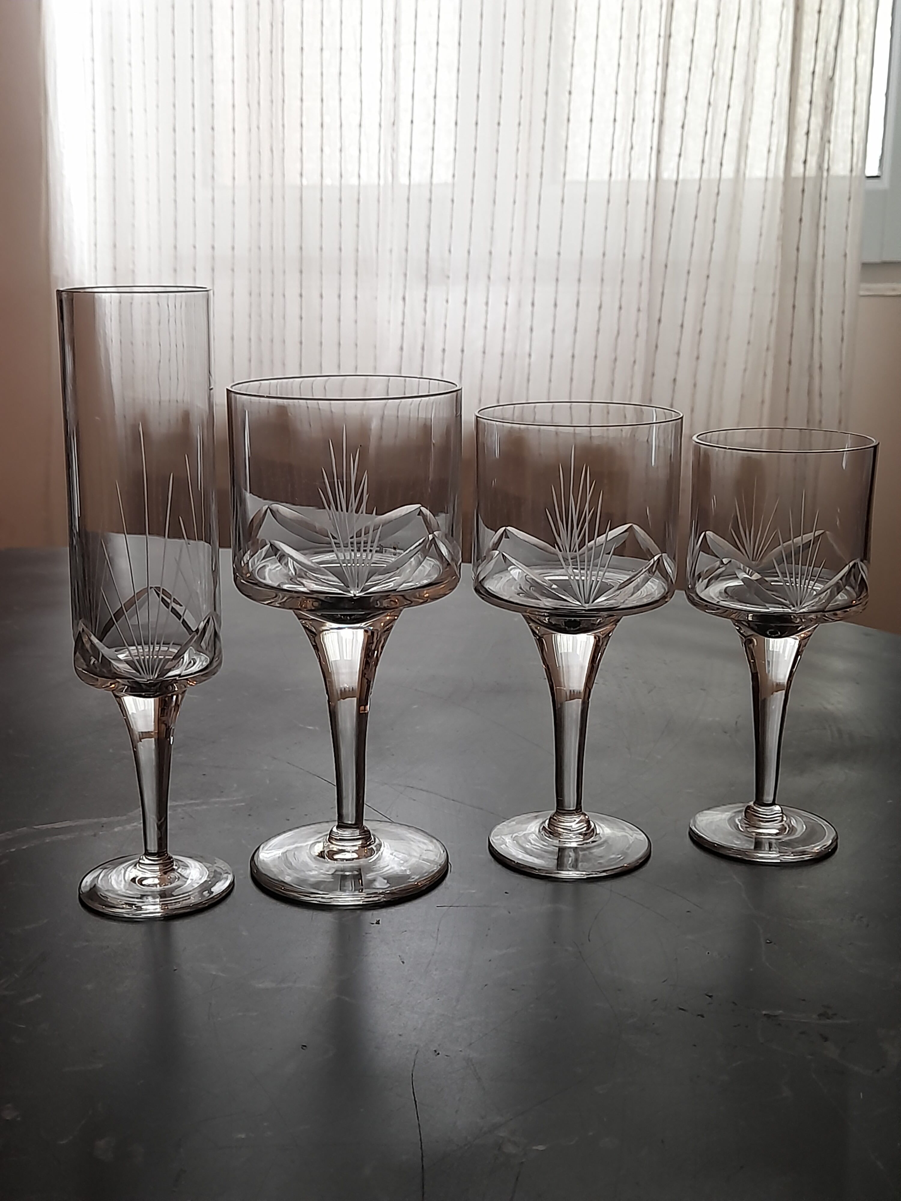 Crystal glass service