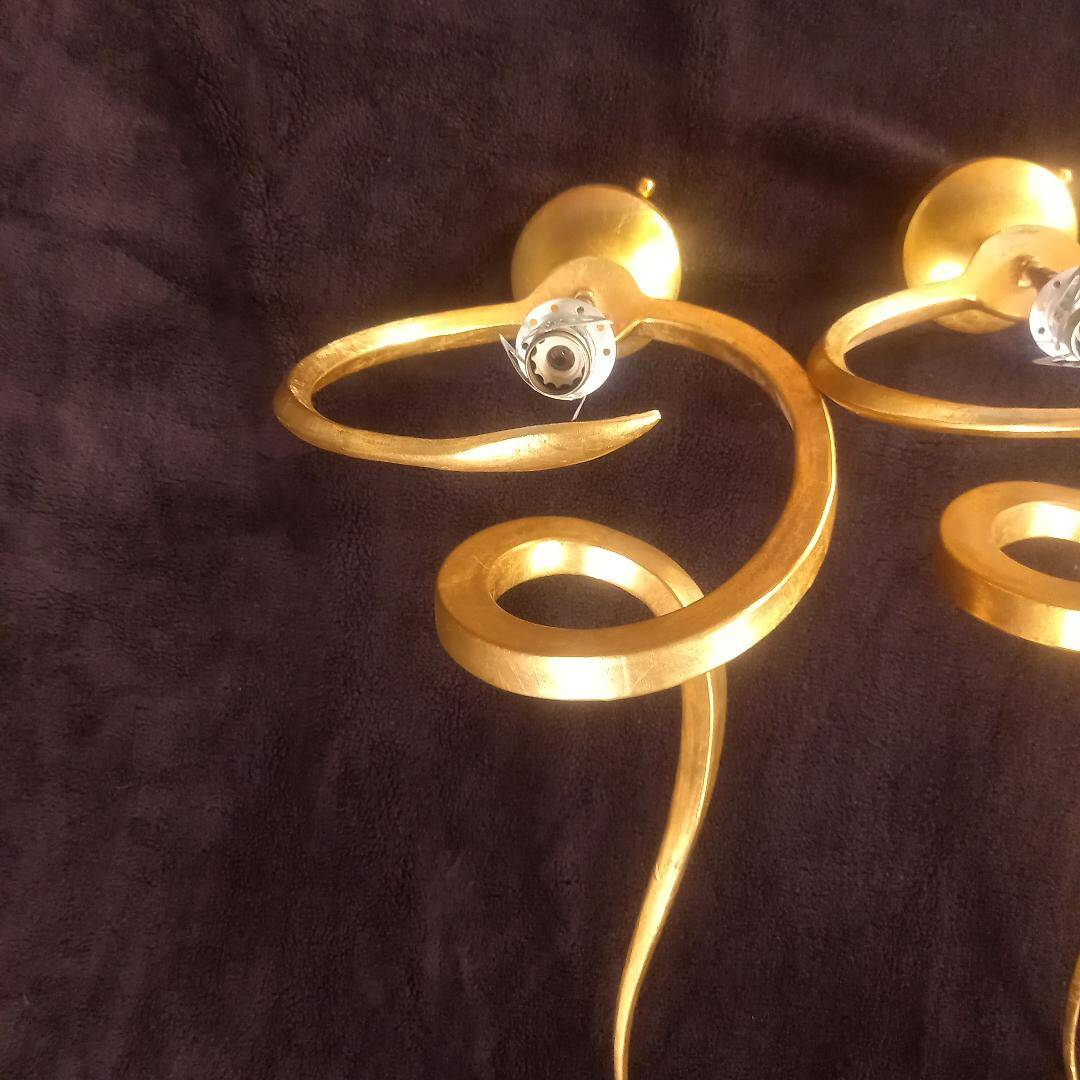 Pair of serpent "teo" lamp wall lights in gold aluminum, enzo ciampalini - 1970s