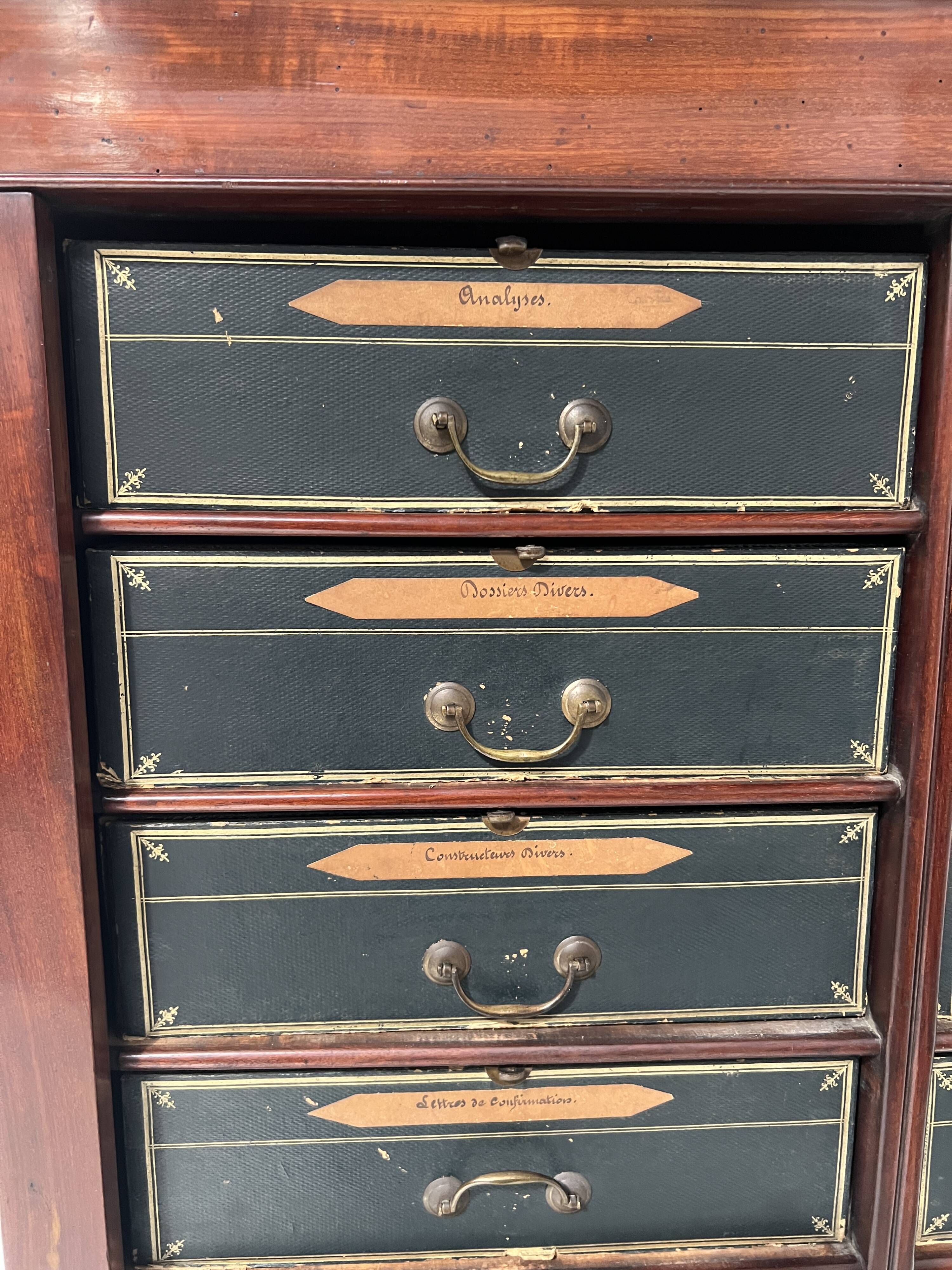 Louis Philippe period cabinet in mahogany veneer, 19th century.