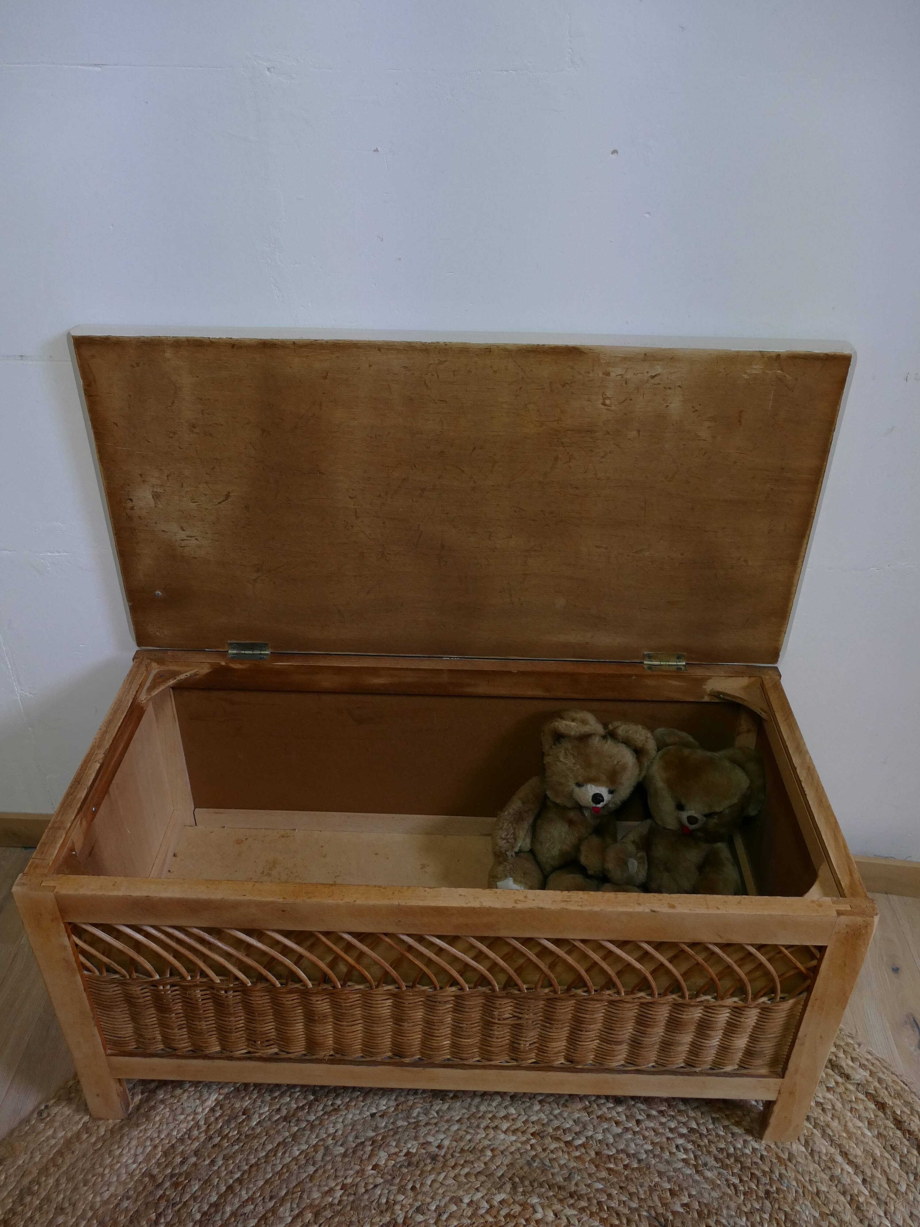 Toy chest