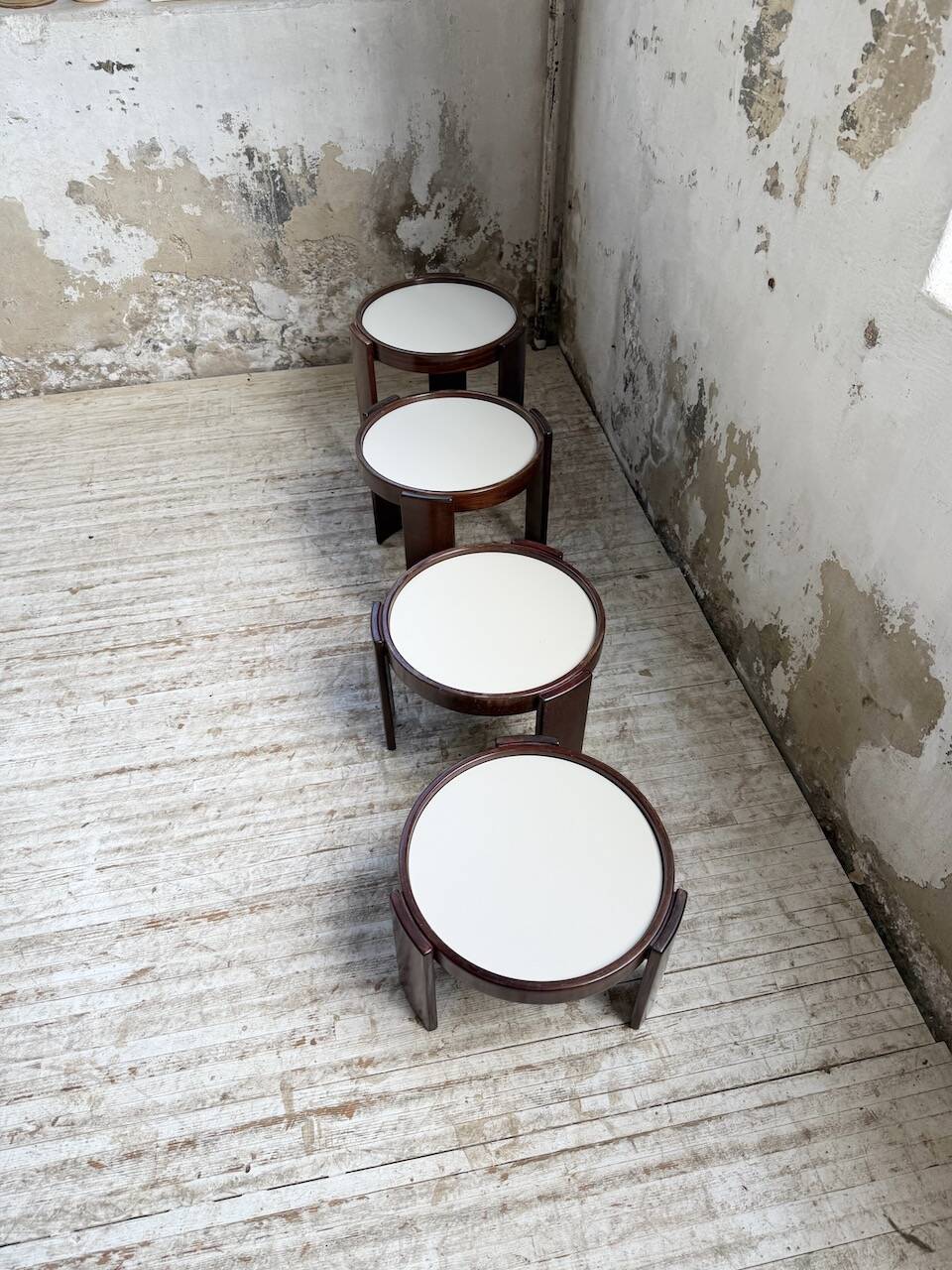 Nido 780 G stackable coffee tables. Frattini for Cassina