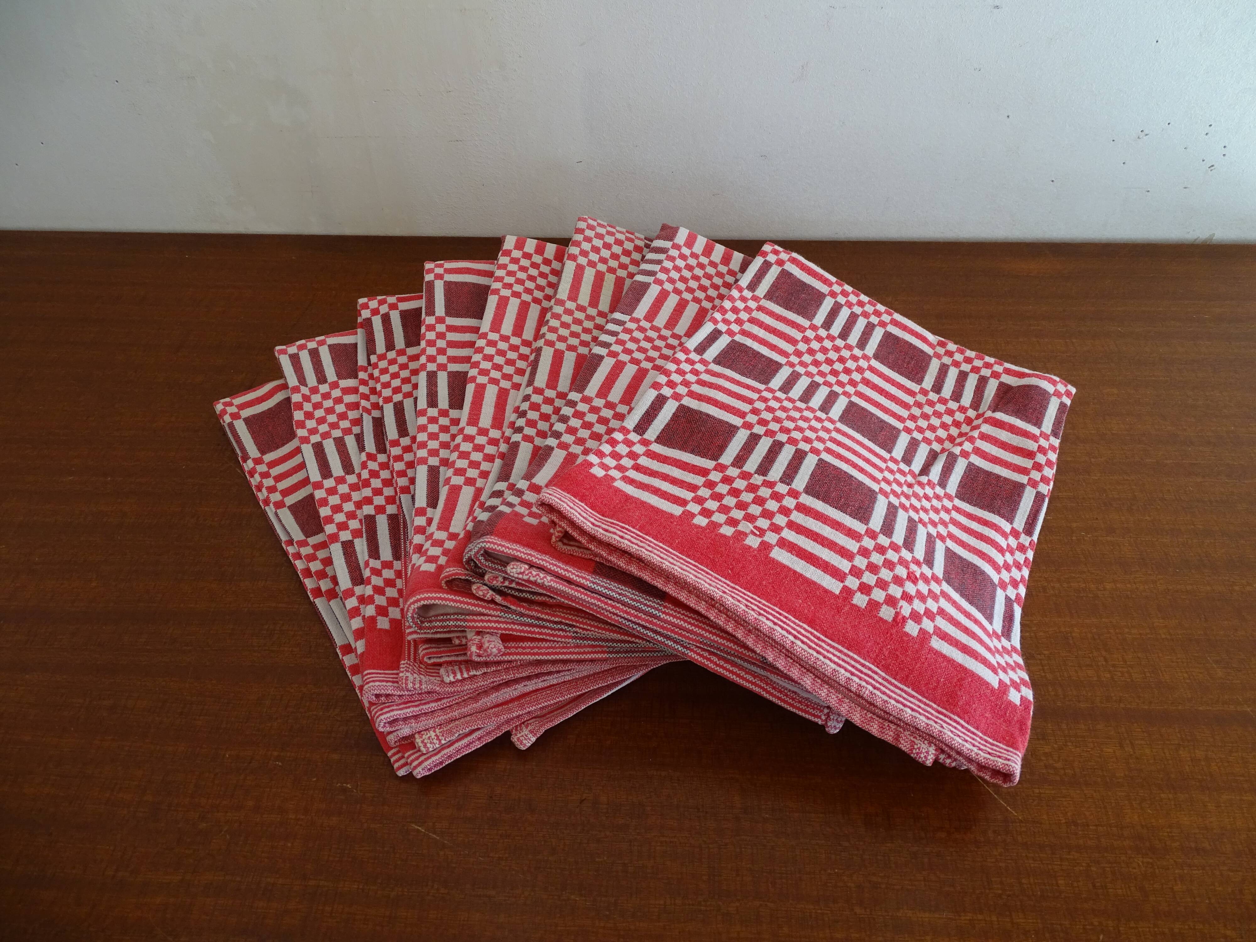 8 vintage napkins 47 x 47