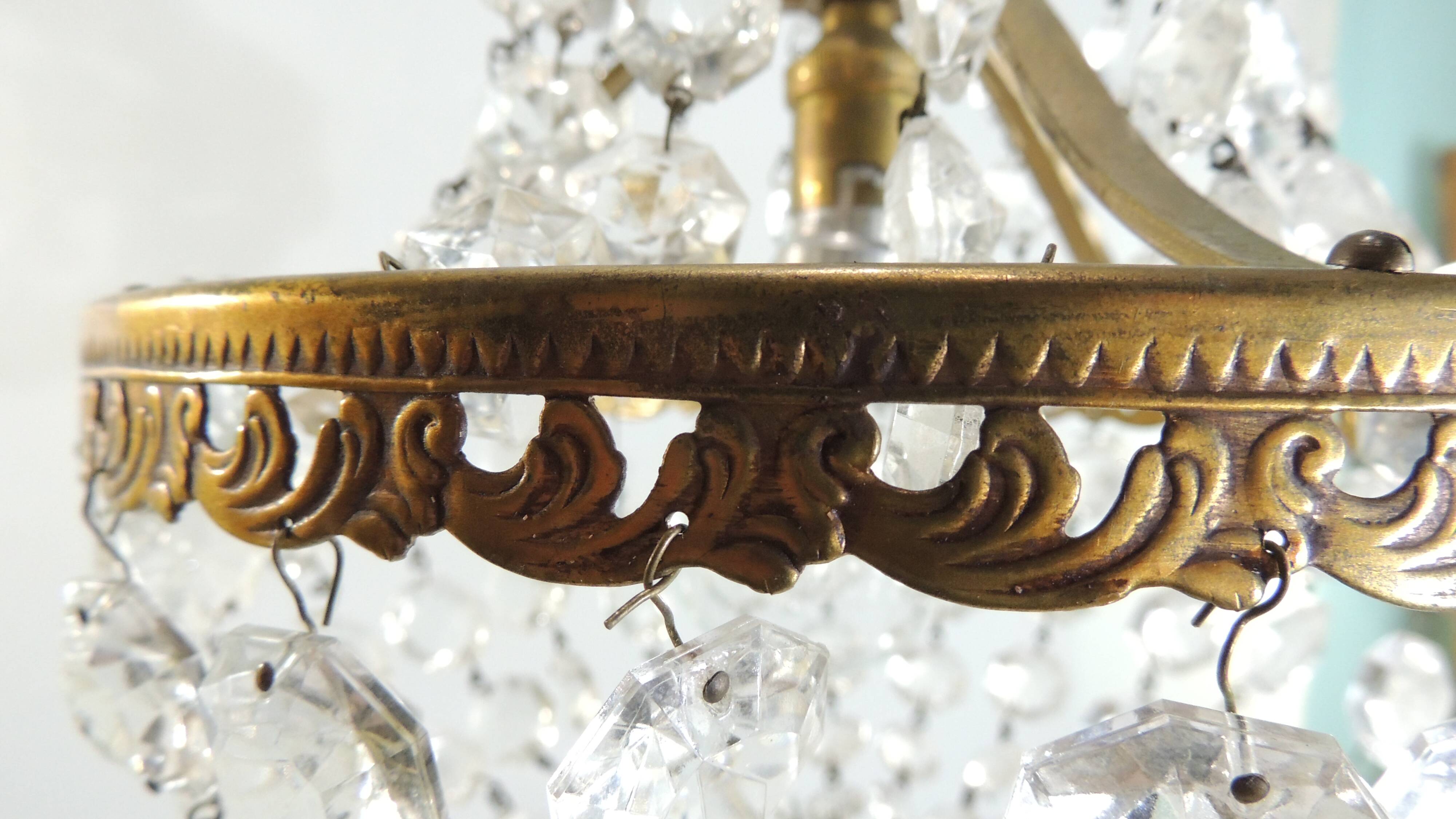 Antique crystal chandelier with 2 wall sconces – Vintage milk pendant