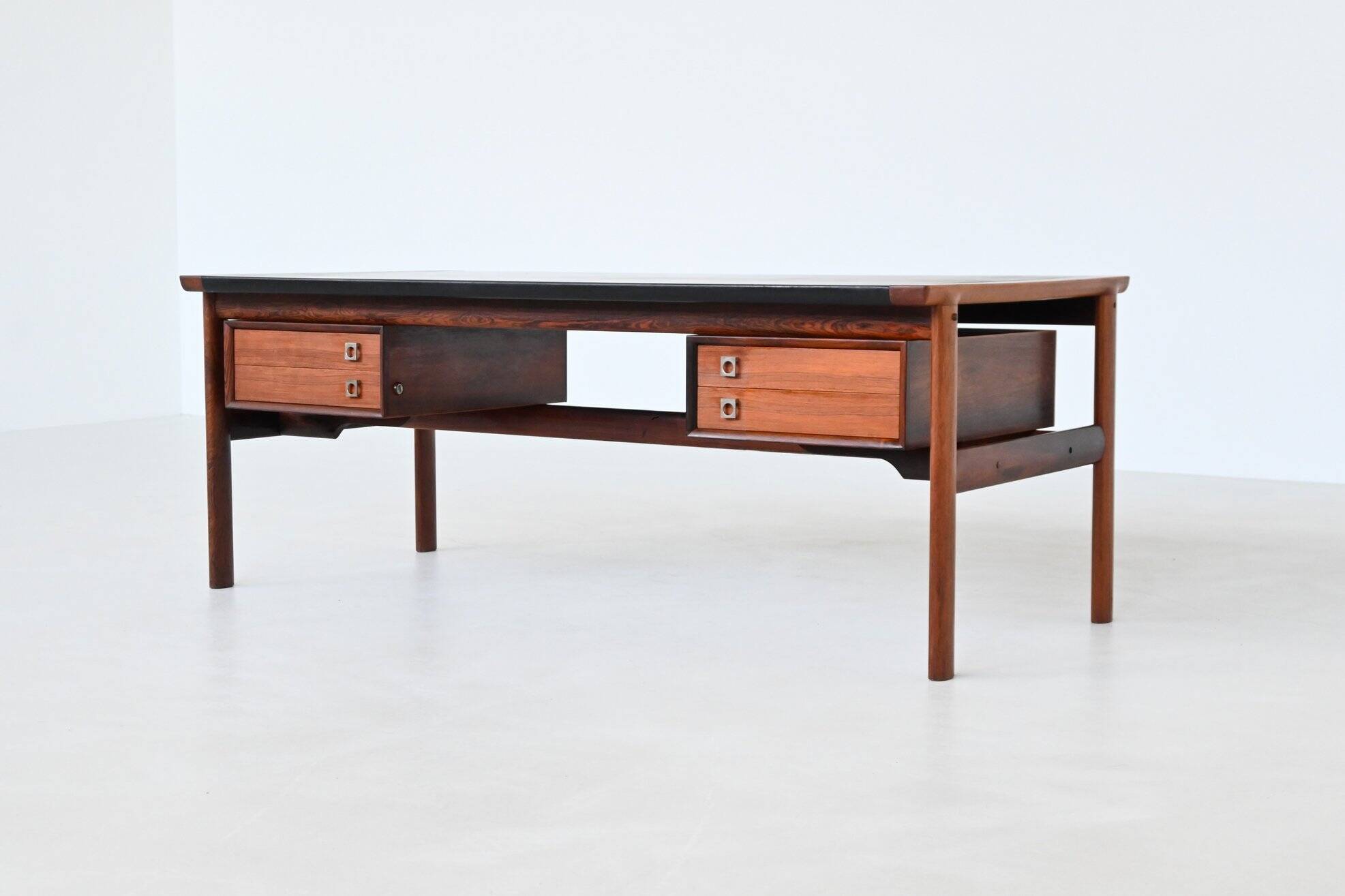 Arne Vodder desk in rosewood and leather Sibast Denmark 1960