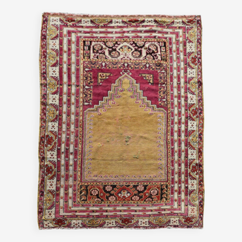 Old turkish kisehir carpet: 1.78 x 1.17 meters