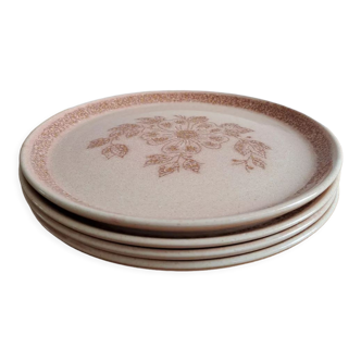 4 pink dessert plates