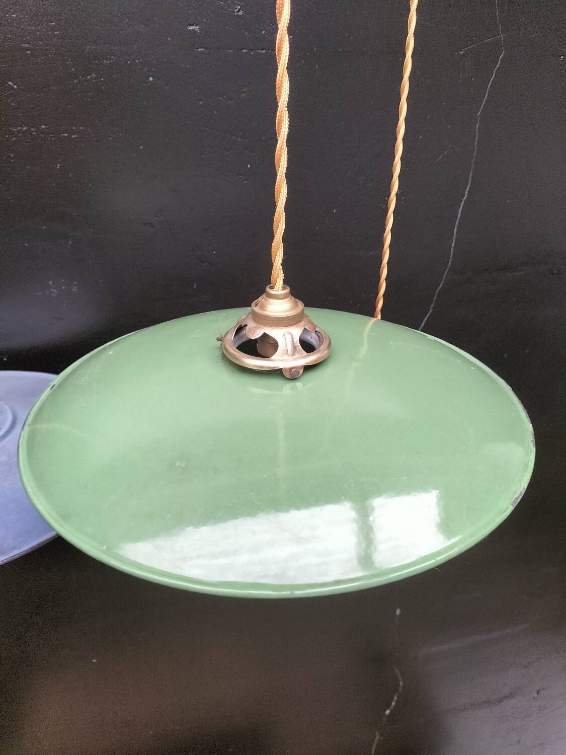 3 suspensions en tôles émaillées