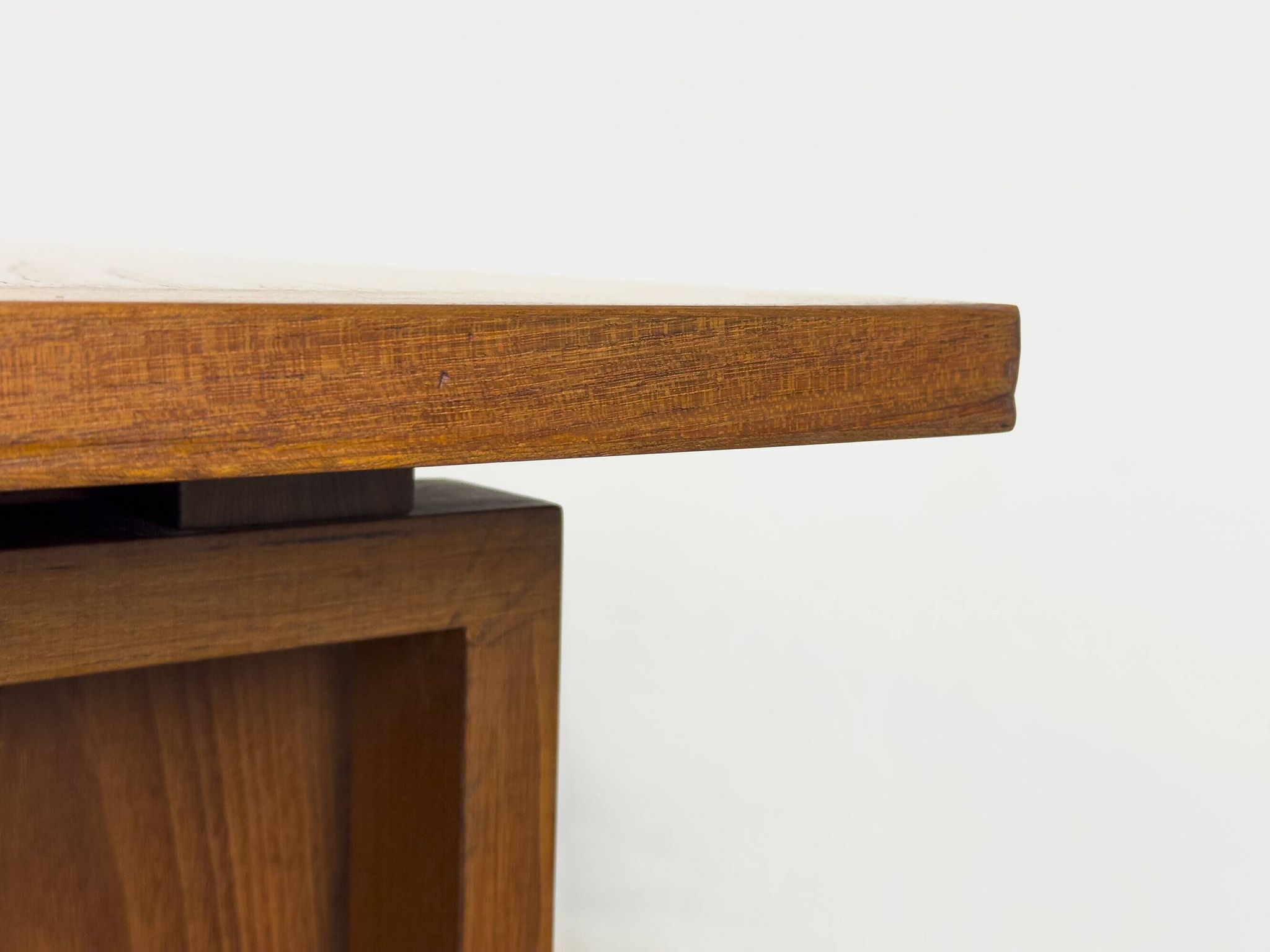 Mid-century teak desk by Svend Åge Madsen for Sigurd Hansen, 1960s.