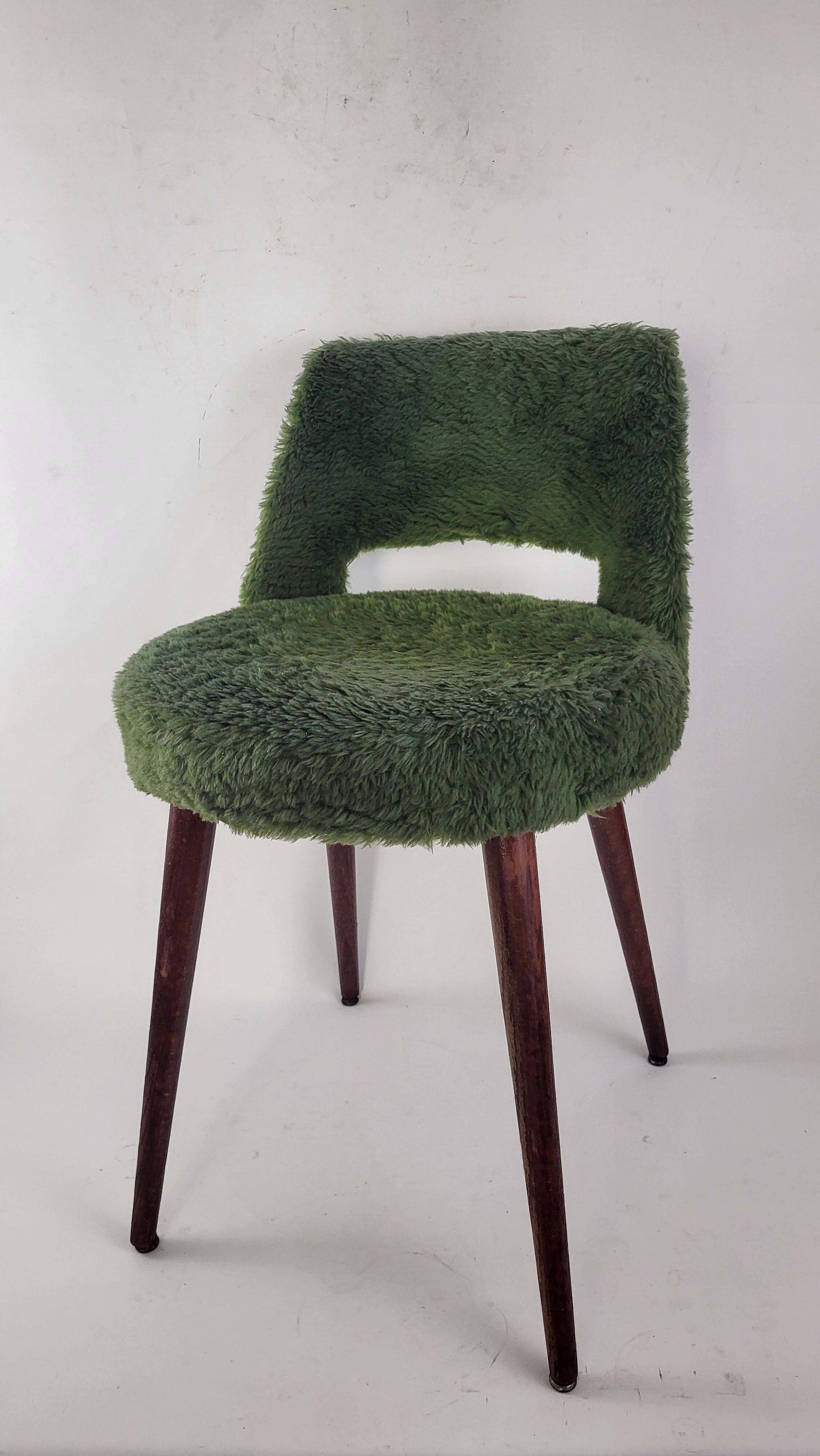 Green fur chair "moumoutte" 60s