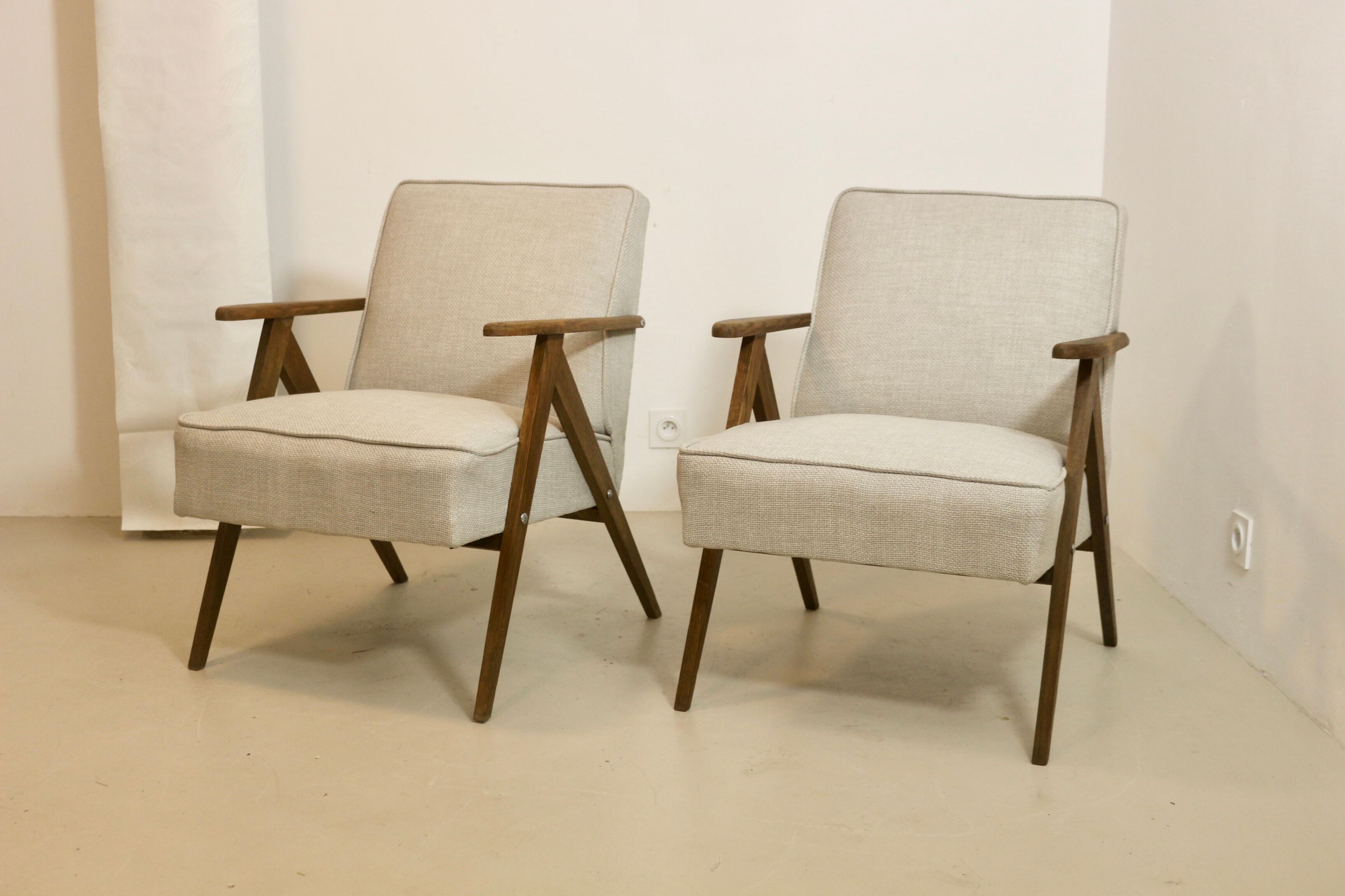 Pair of vintage armchairs design year 60 in oak