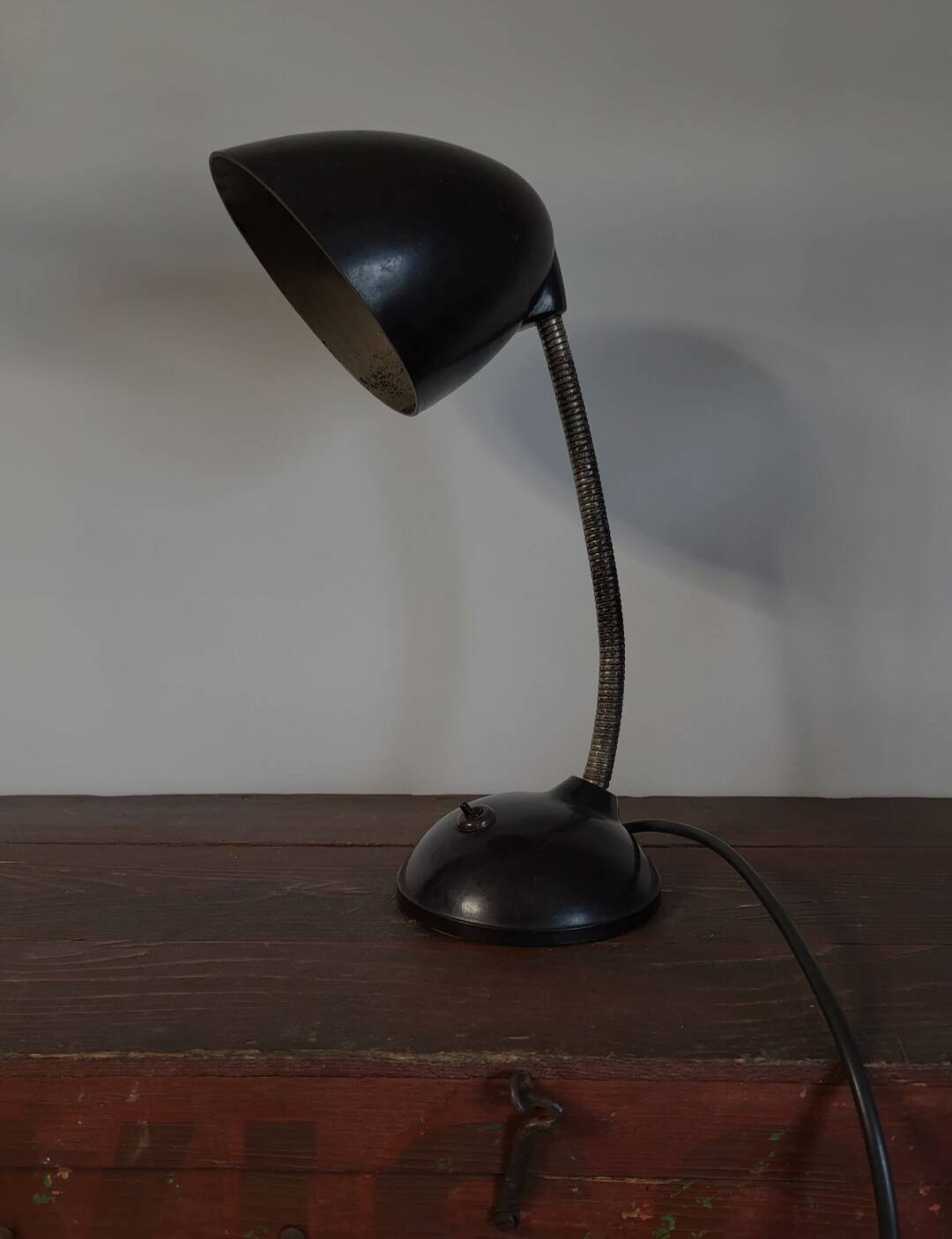 Industriële bureaulamp in bakeliet, E. K. Cole, jaren 30, Tsjechië.