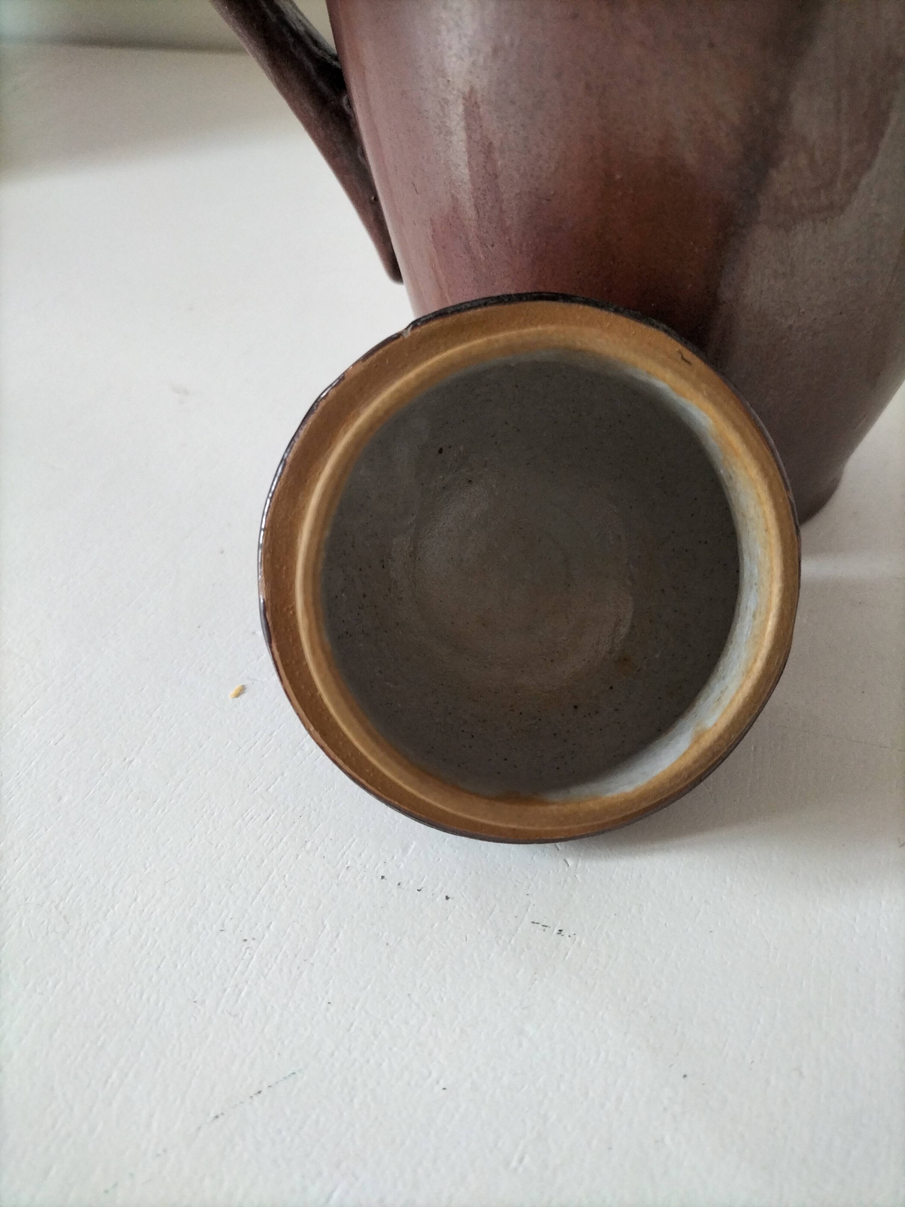 Ceramic coffee pot in red clay – artist's creation