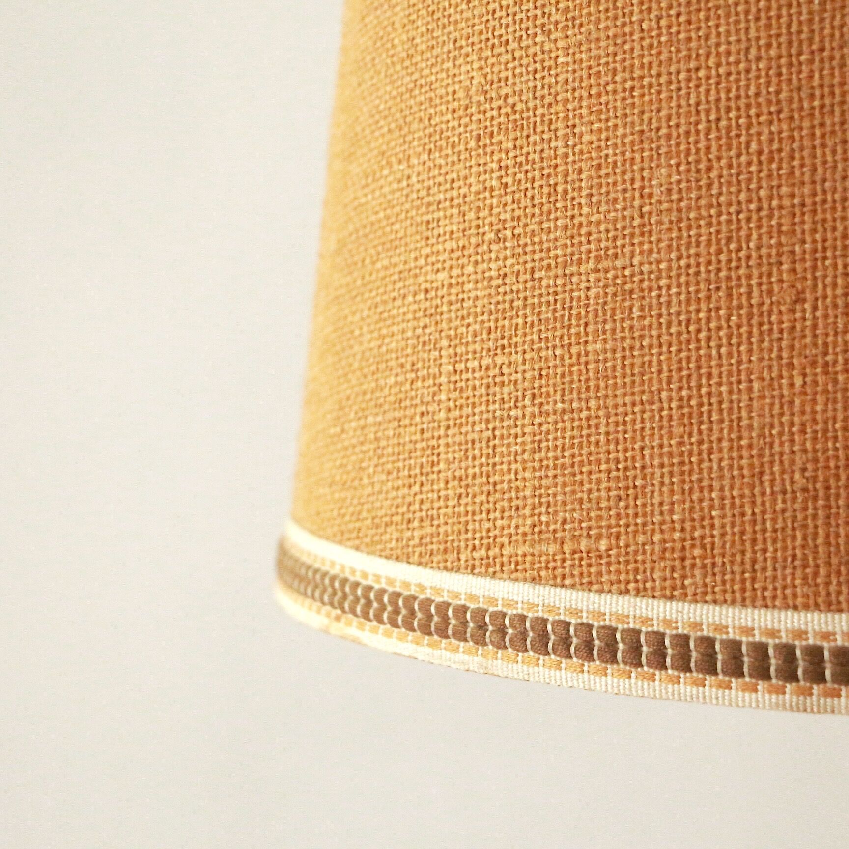 Floor lamp tablet in formica