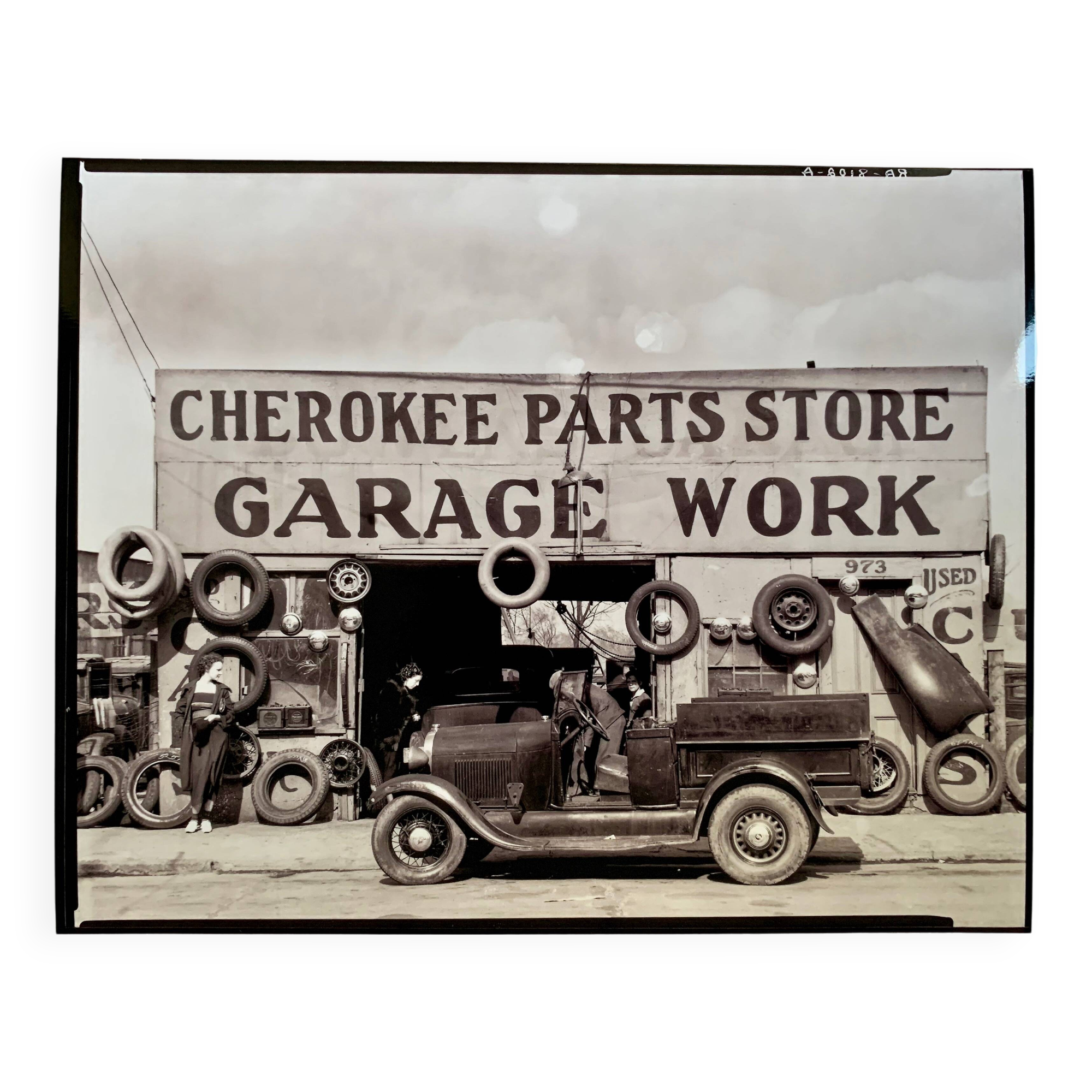 Fine art photography Walker Evans – “Garage in Southern City Outskirts”, 1936