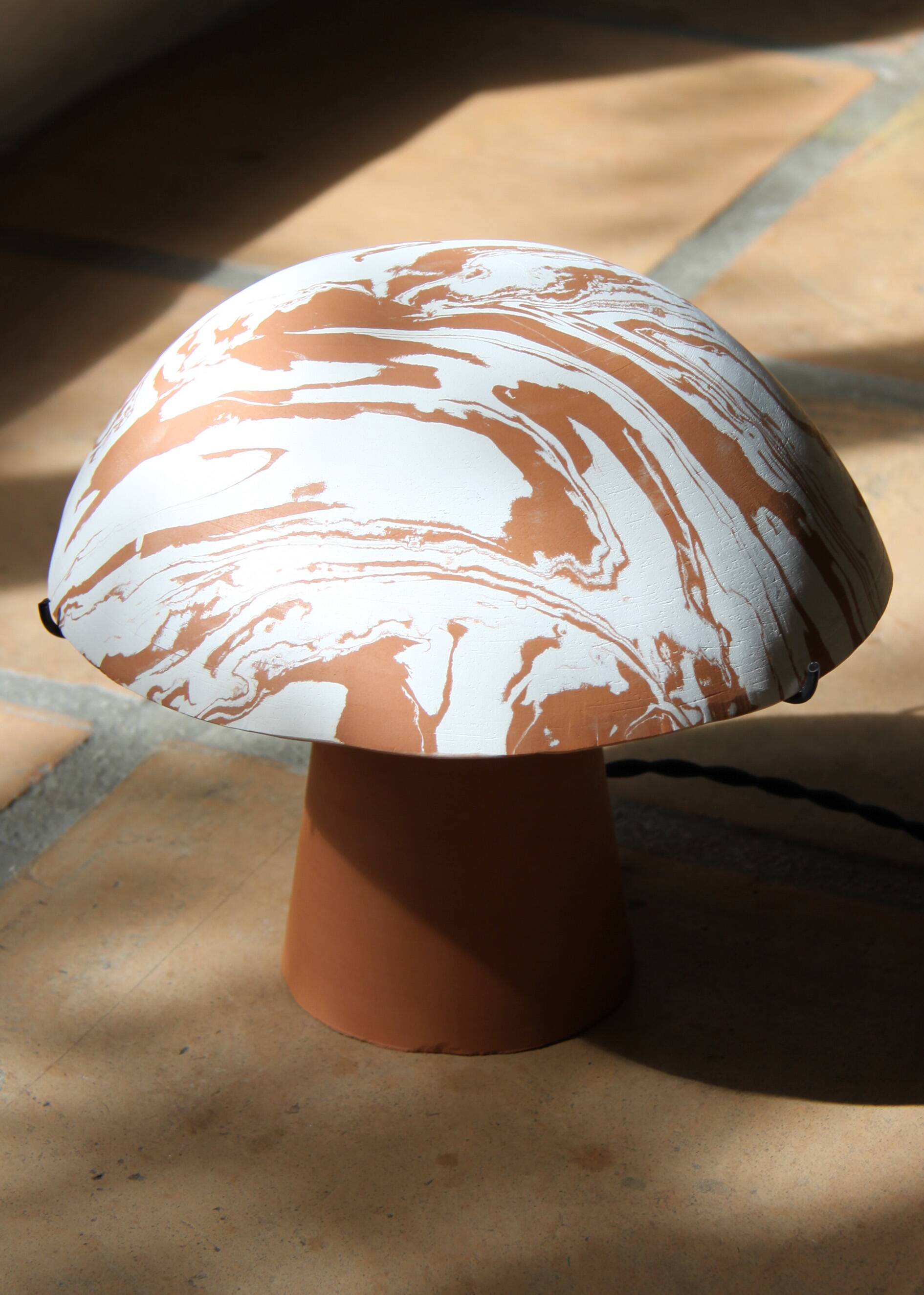 Lamp made of mixed clays