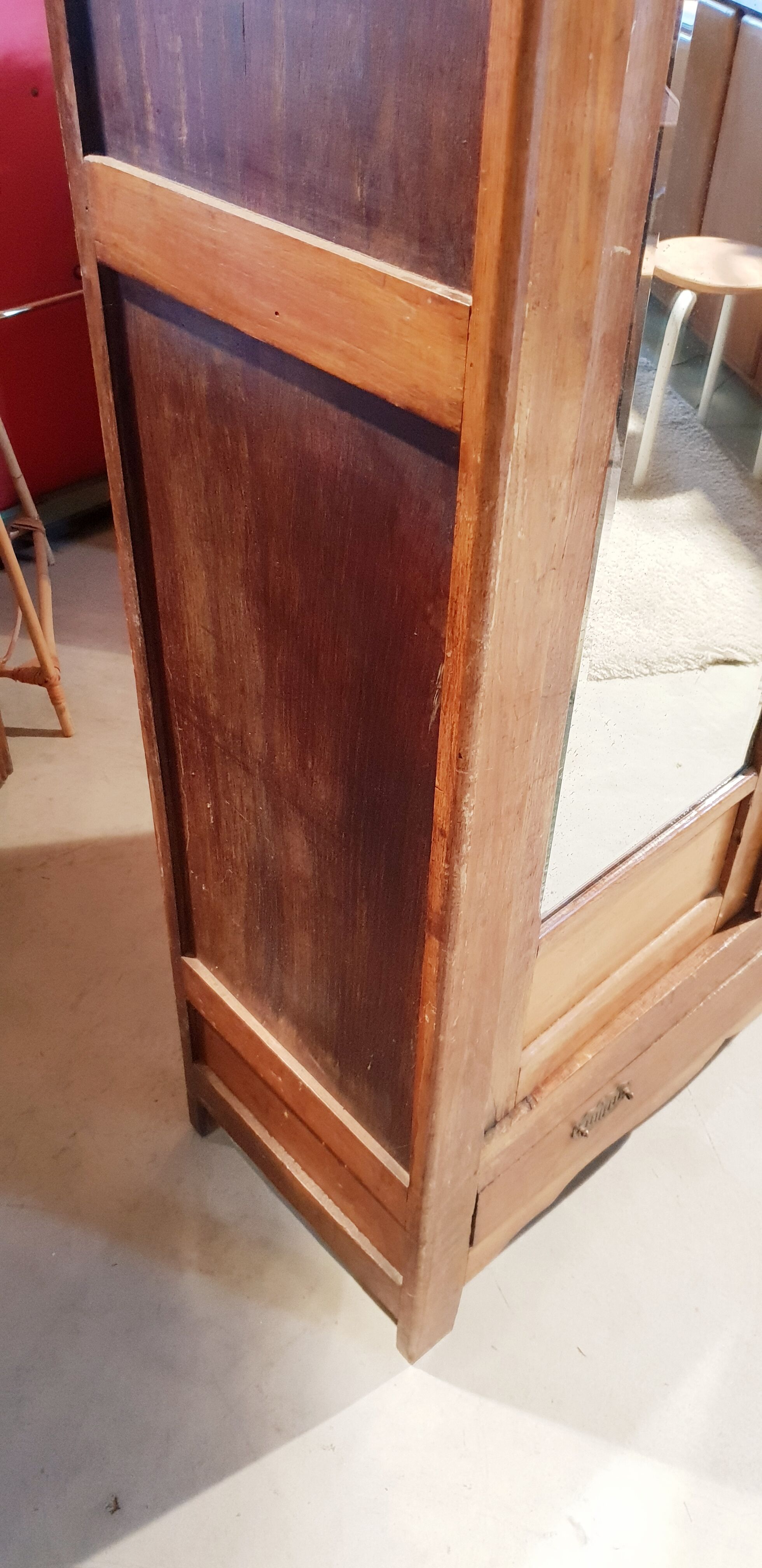 Armoire vintage