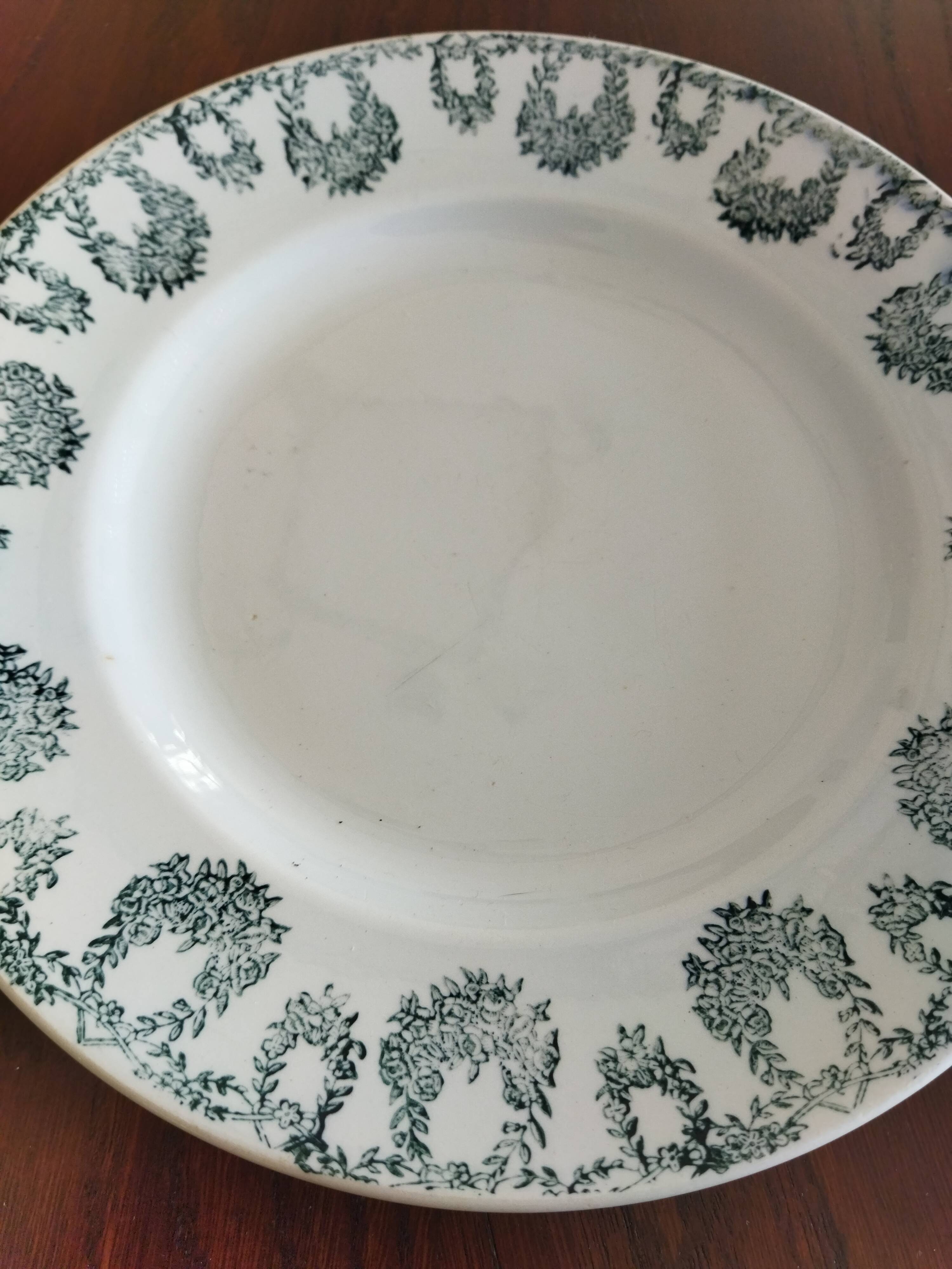 8 iron earthenware plates (St Amand Hamage HB & Cie Sarreguemines Digoin)