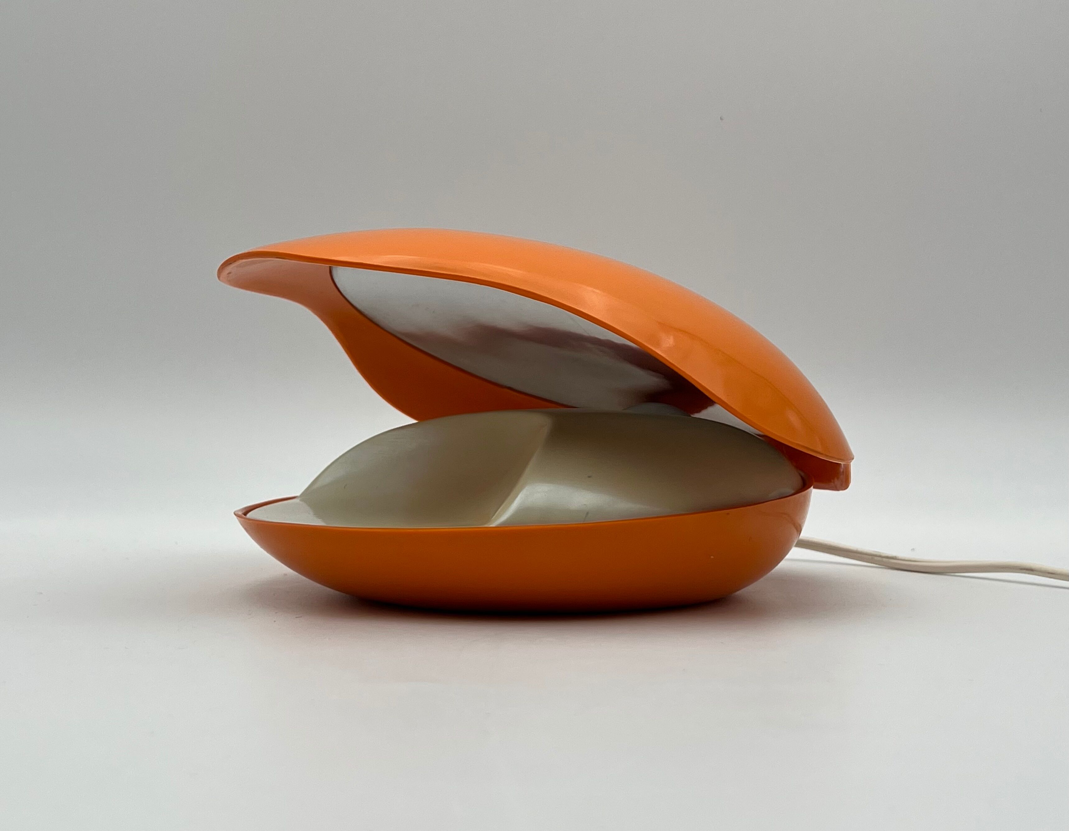 Rare 70s Oyster Lamp Gamma3 - Space Age Table Light Made in Italy - Unusual Orange Lamp