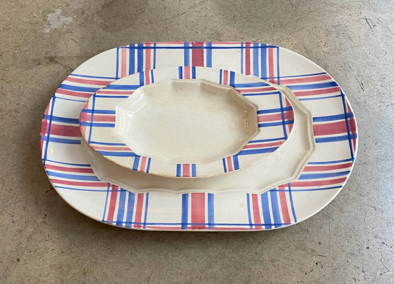 Ensemble de plats en porcelaine