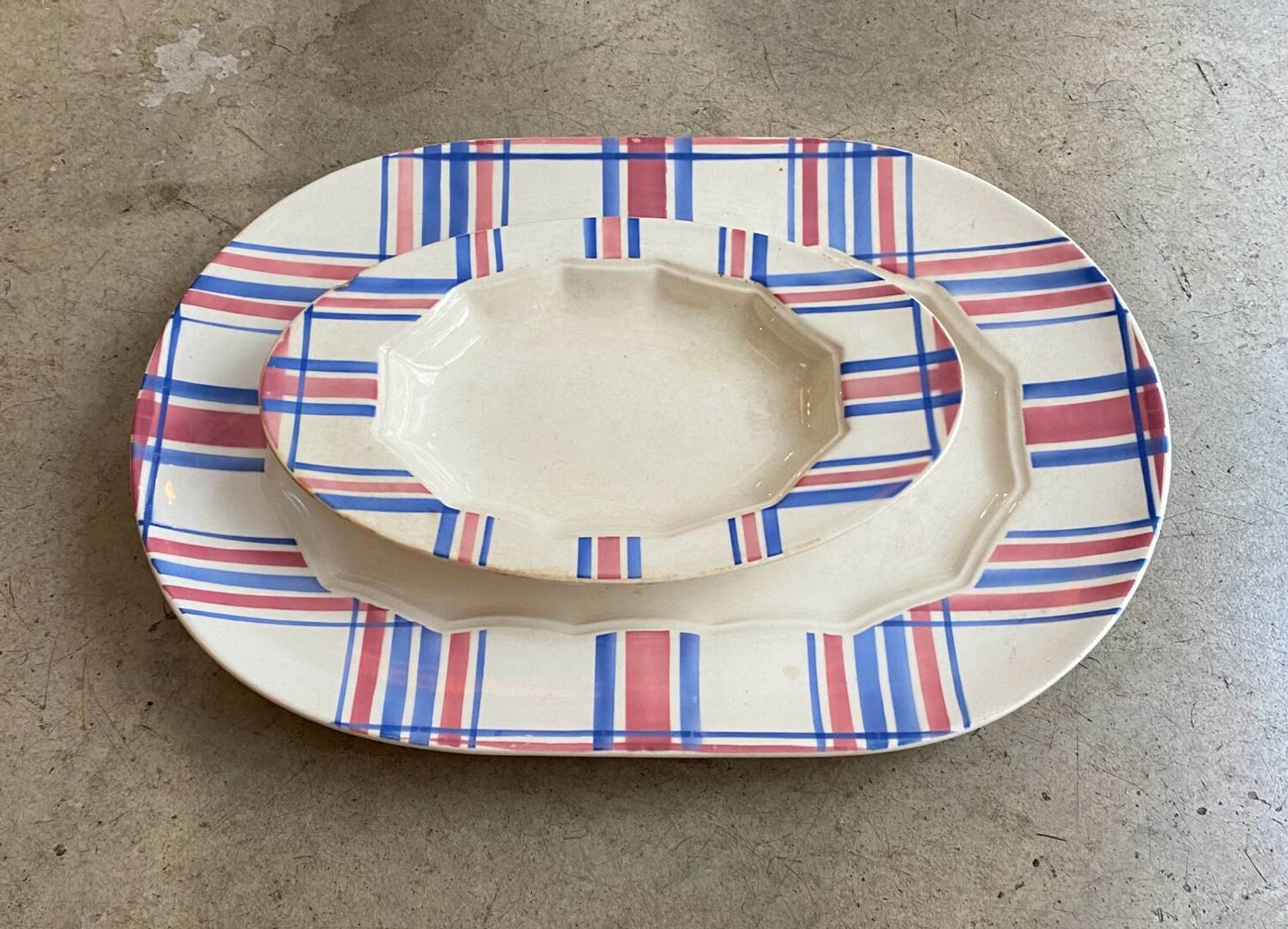 Set of porcelain dishes