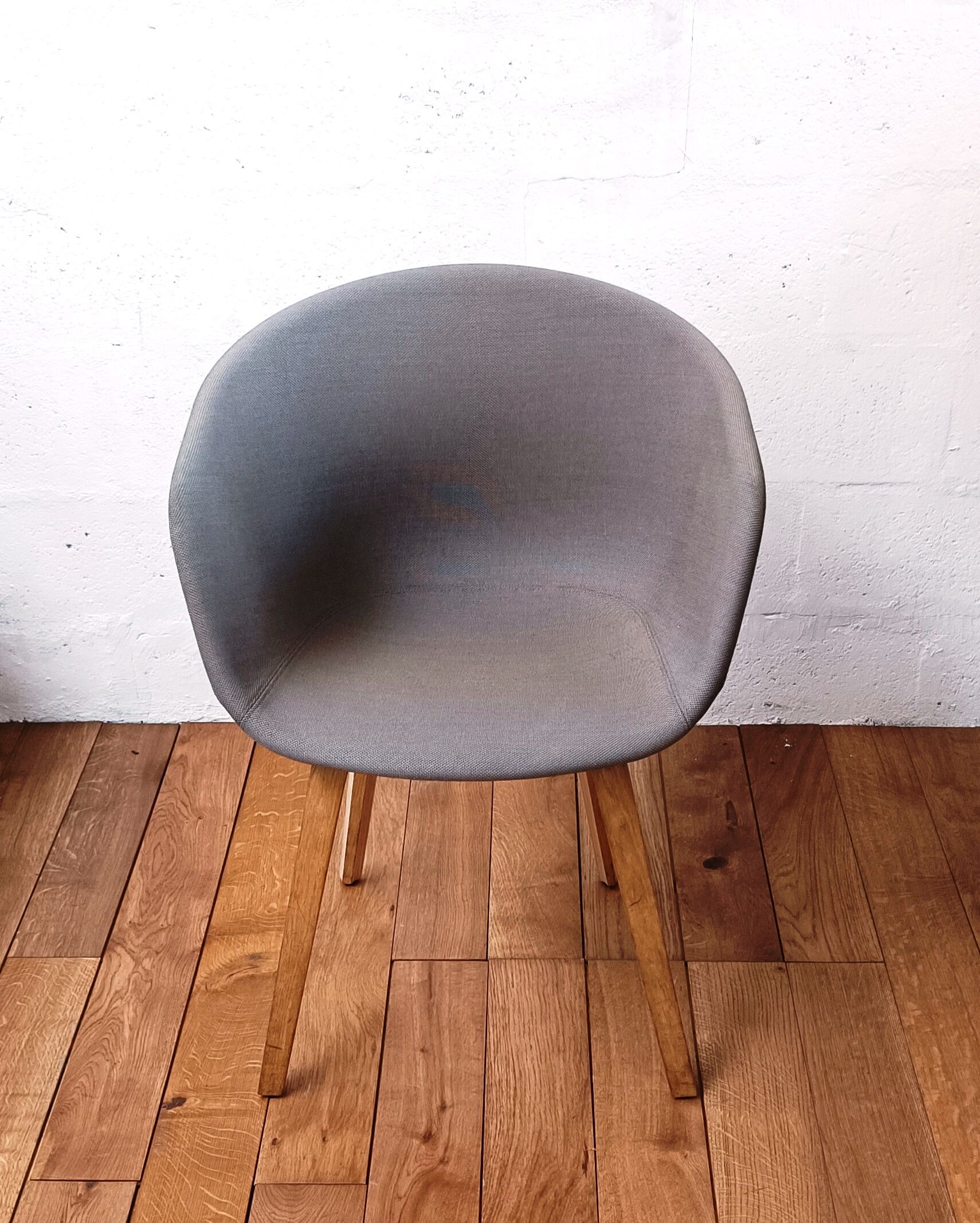 Chaise About A Chair AAC22, Hee Welling