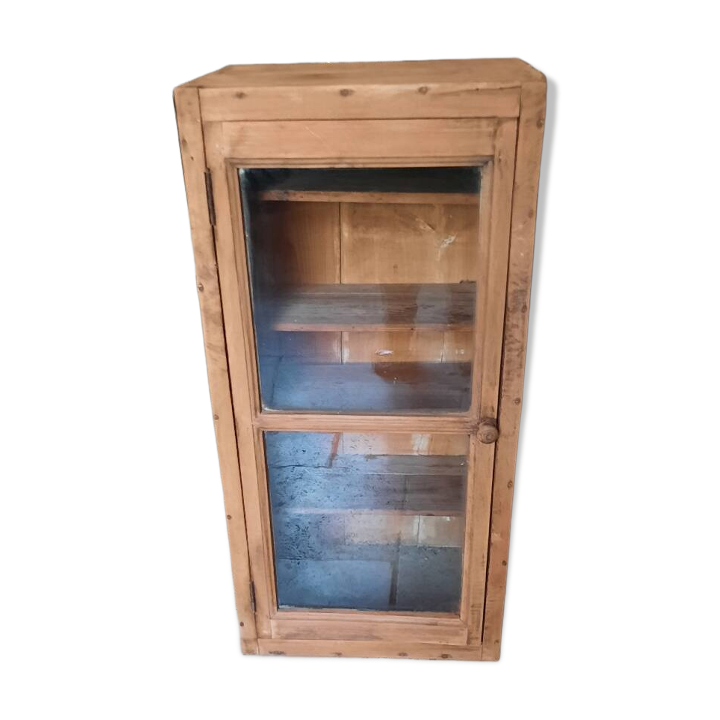 Display case to stand or hang