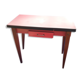Table en formica rouge