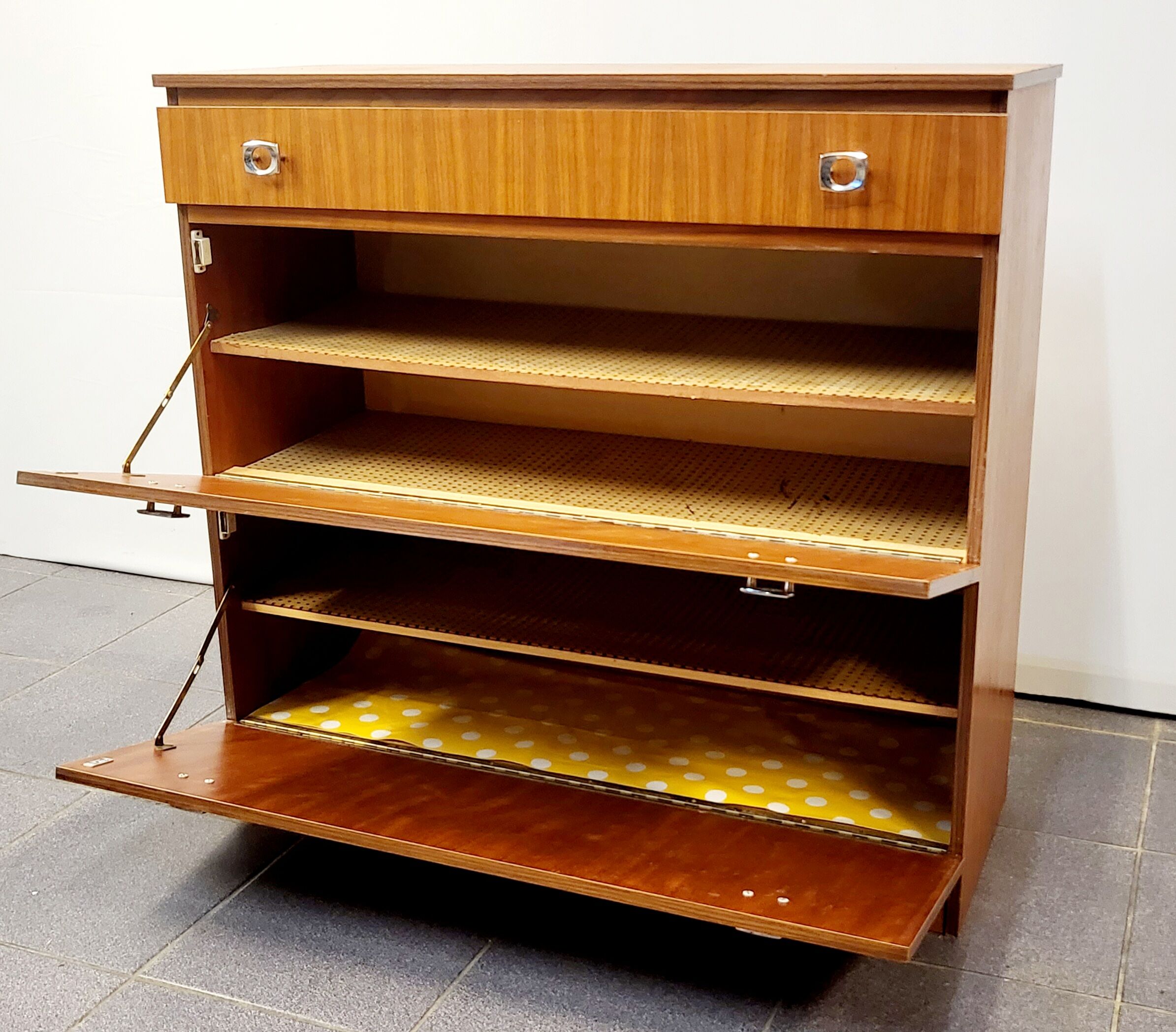 Armoire à chaussures
