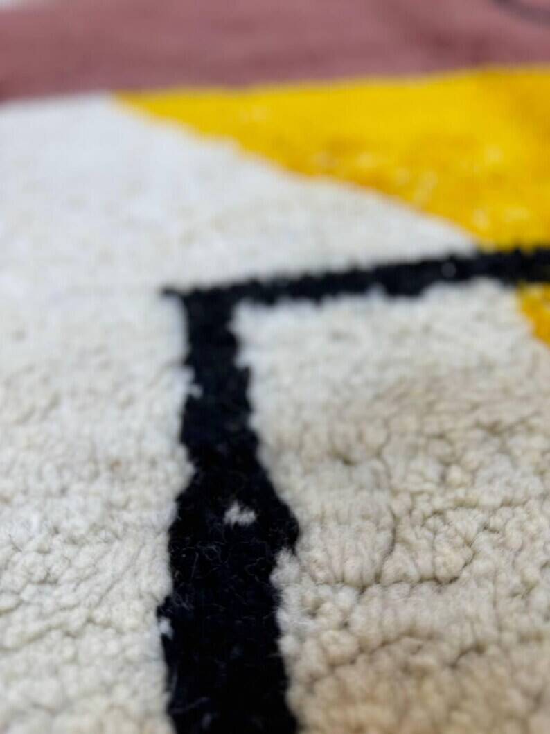 Moroccan Berber rug 250cm x 150cm