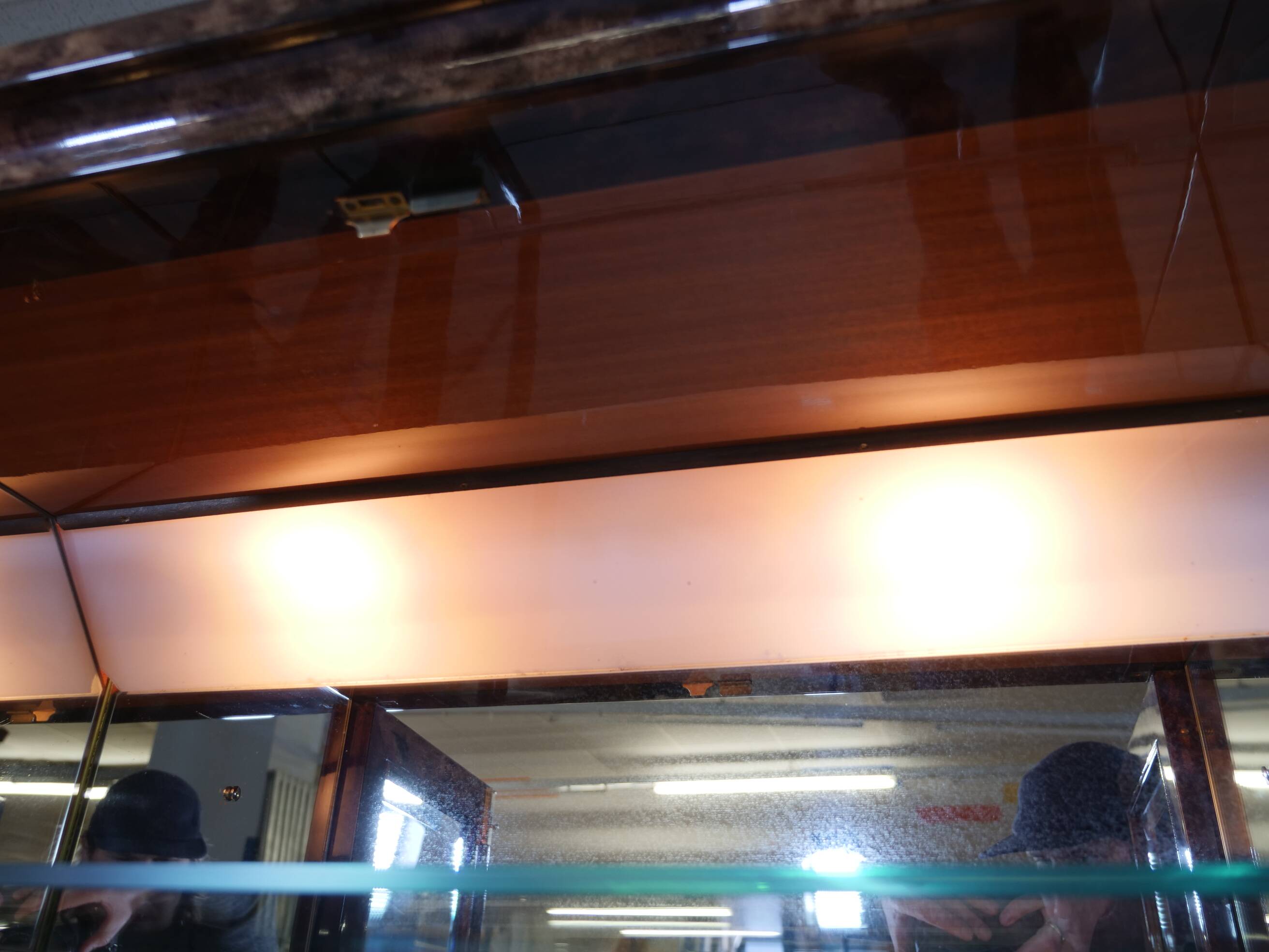 Illuminated Display Cabinet by Aldo Tura – Goat Leather & Parchment, 1970s, Milan