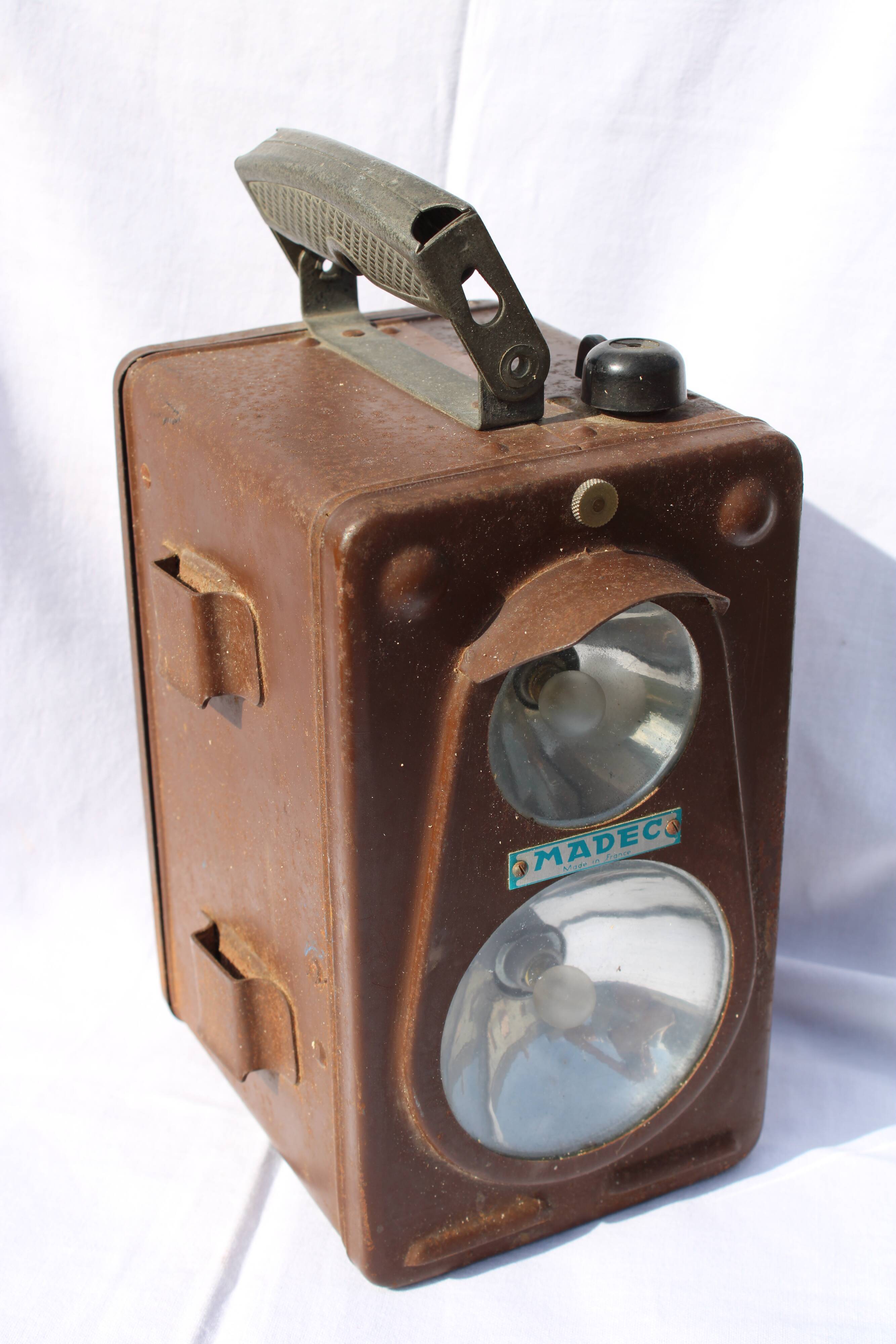 Old SNCF lamp