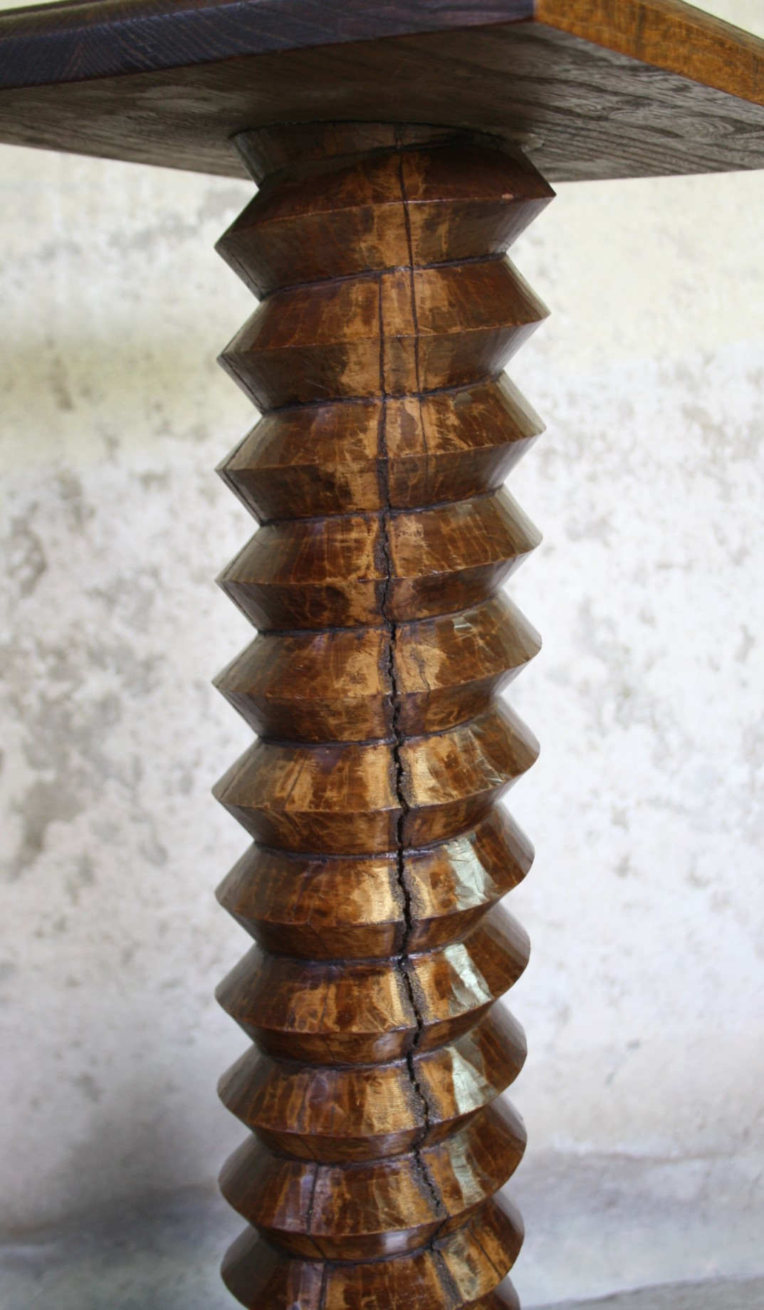 Fifth wheel press screw