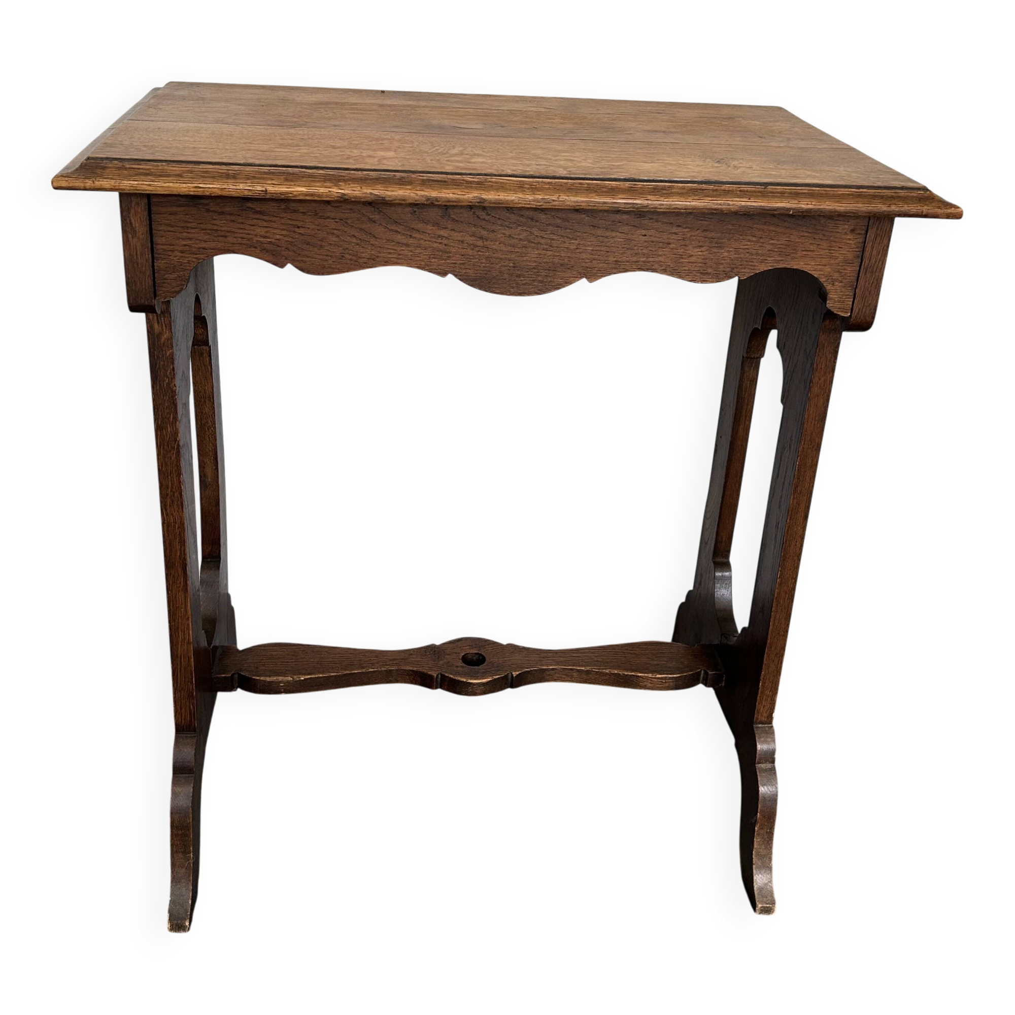 Jolie petite table en bois – très bon état