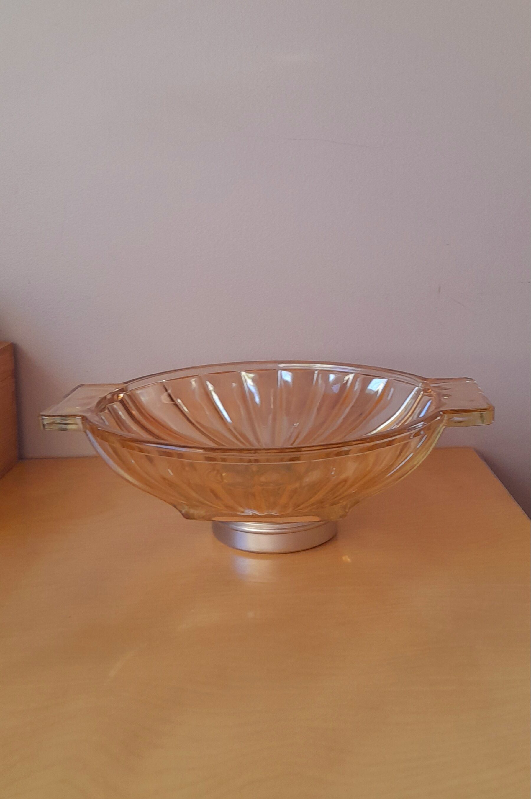 Smoked pink art deco cut