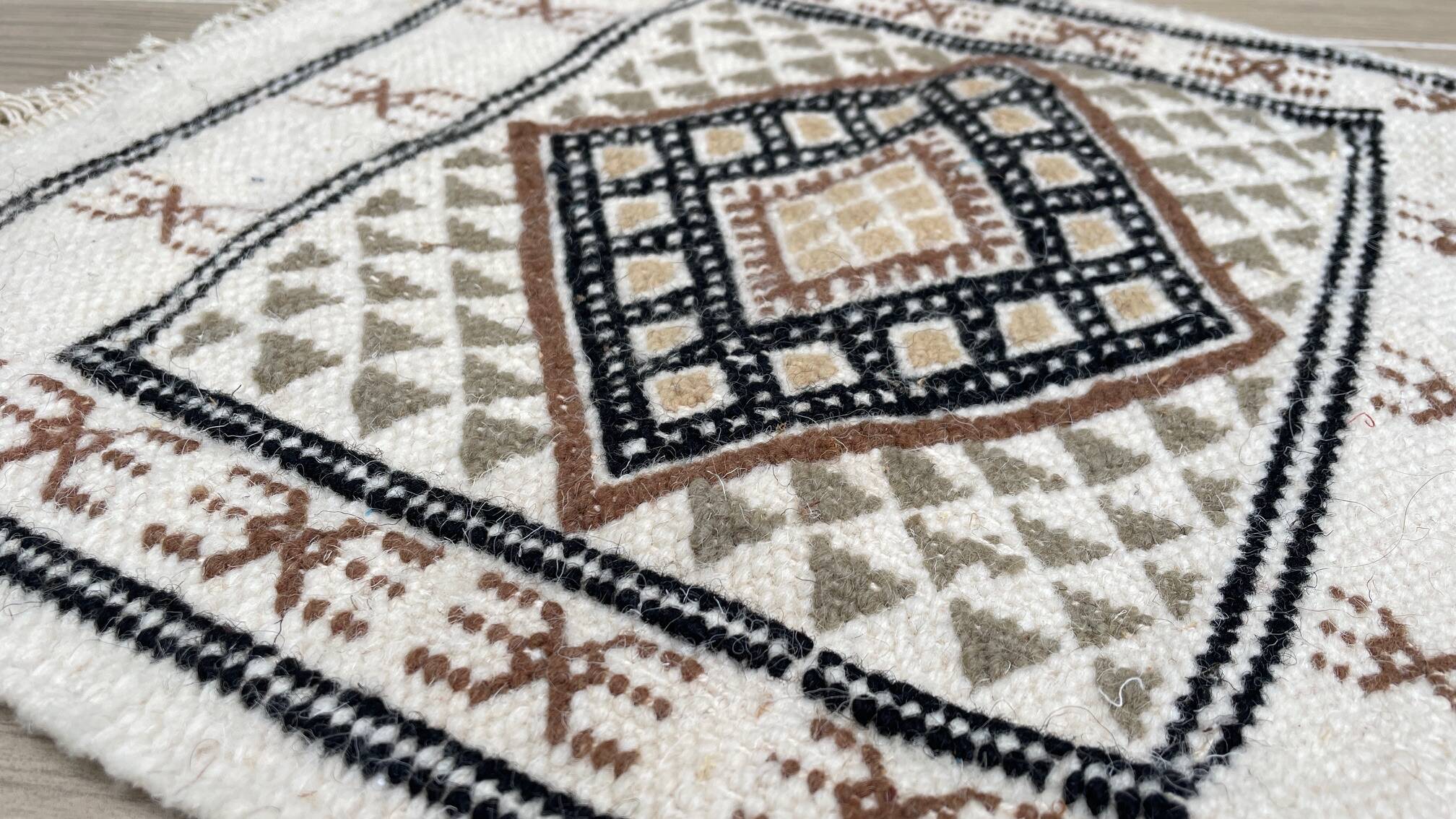 Vintage pure wool kilim rug