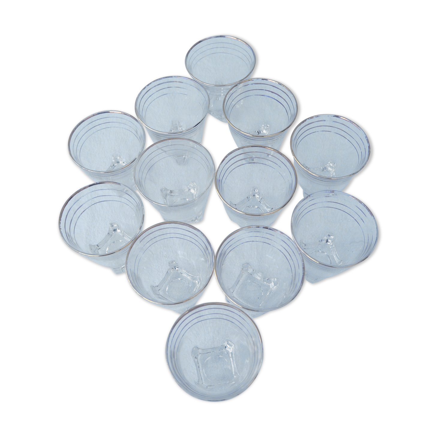 12 liqueur glasses with its golden rim from the 1950s-1960s