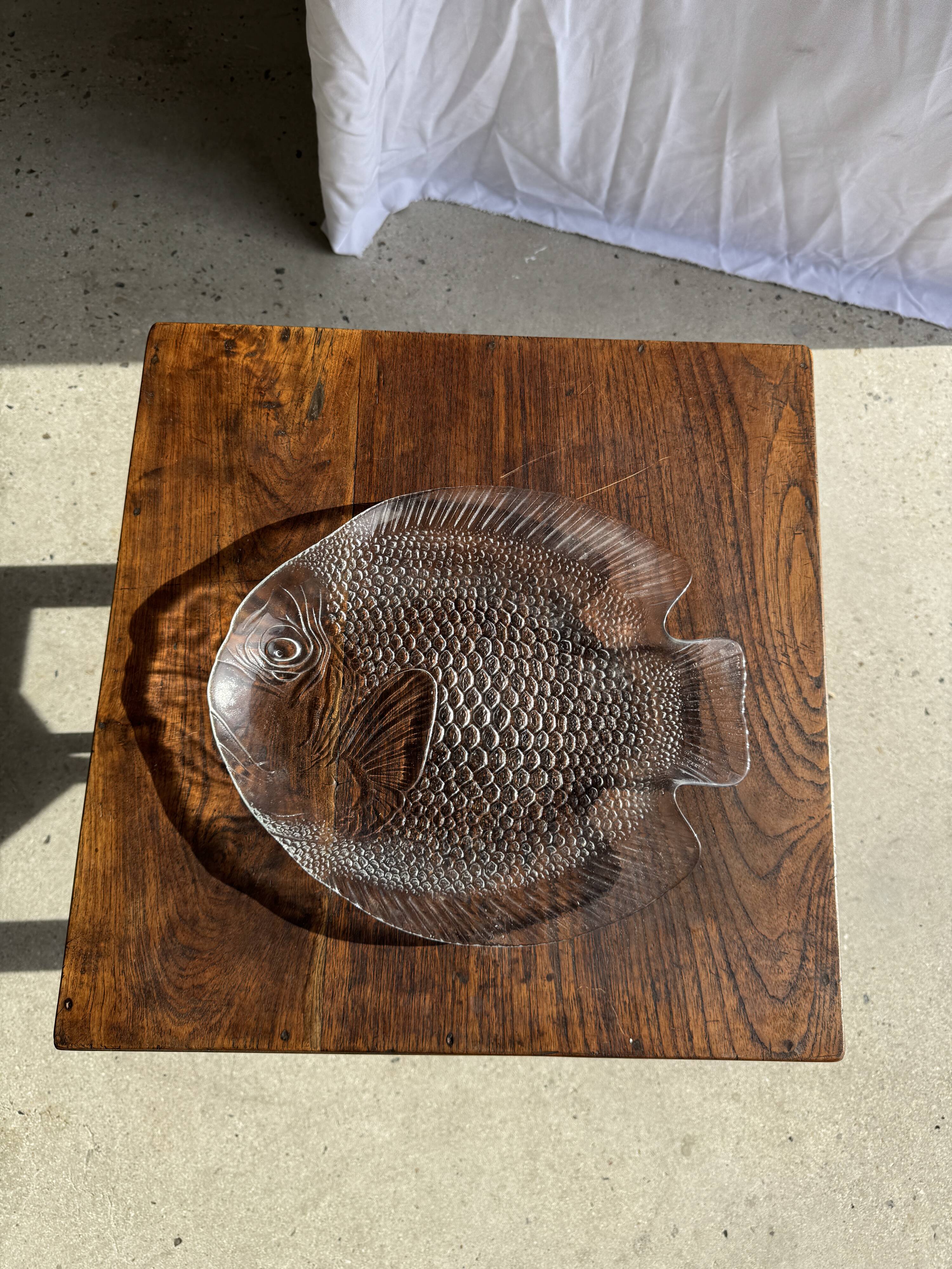 Large fish plate transparent glass Arcoroc vintage L38.5