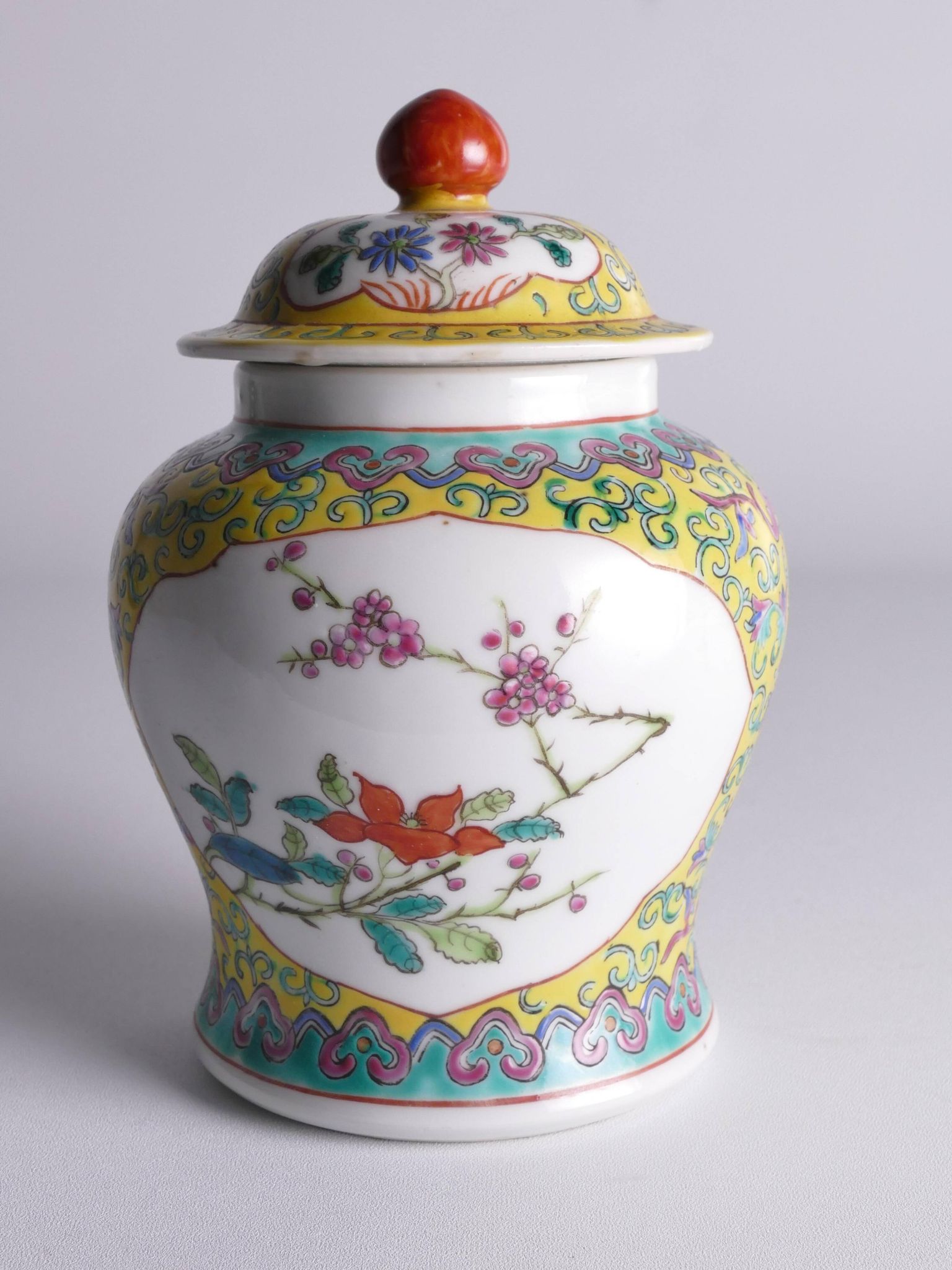 Chinese Famille Rose Porcelain Jar with Lid, Yellow Ground Floral Decoration