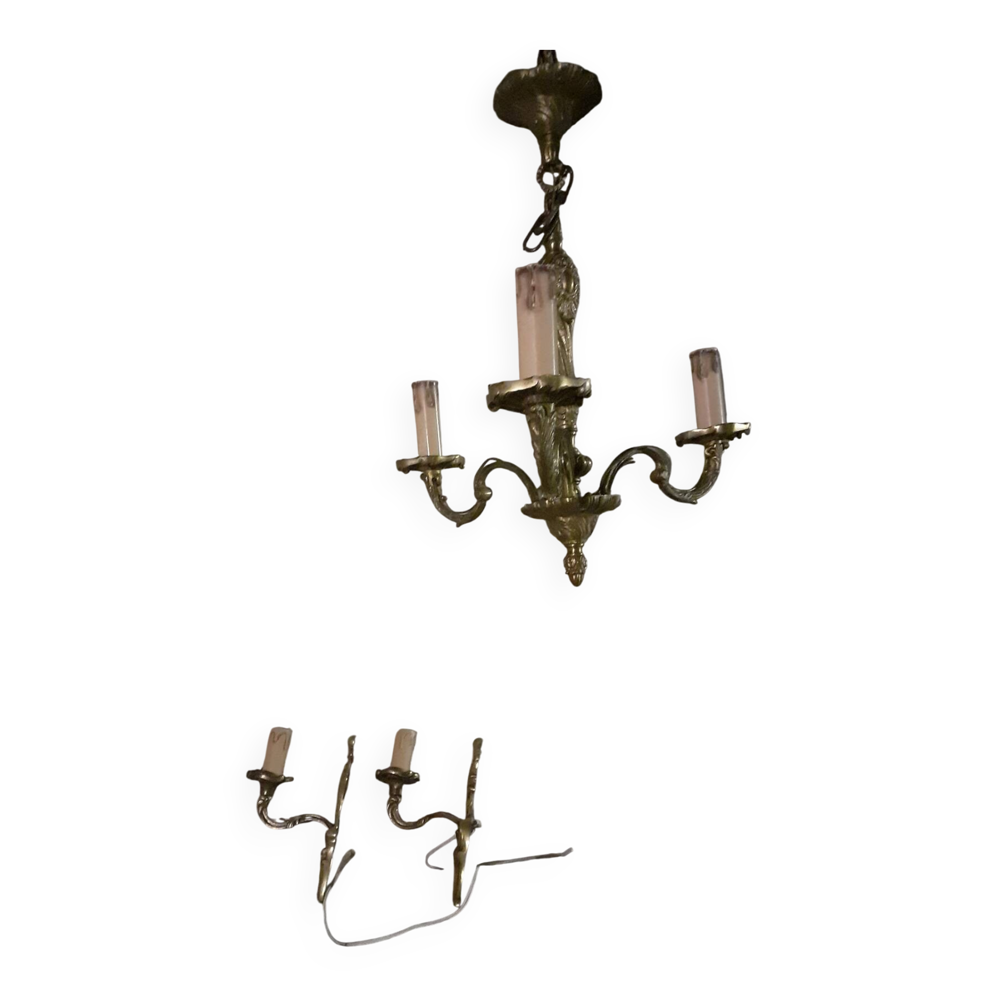 Lot of vintage gold-plated bronze suspensions and wall lights.