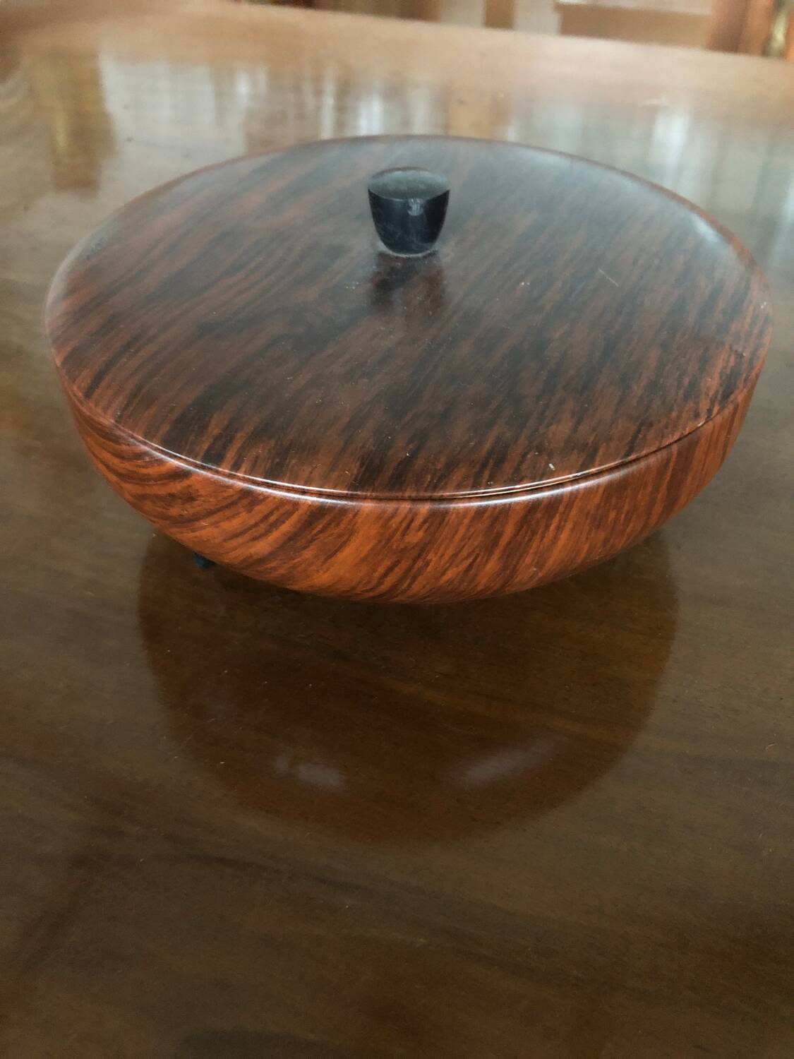 Metal candy box with gold interior wood effect