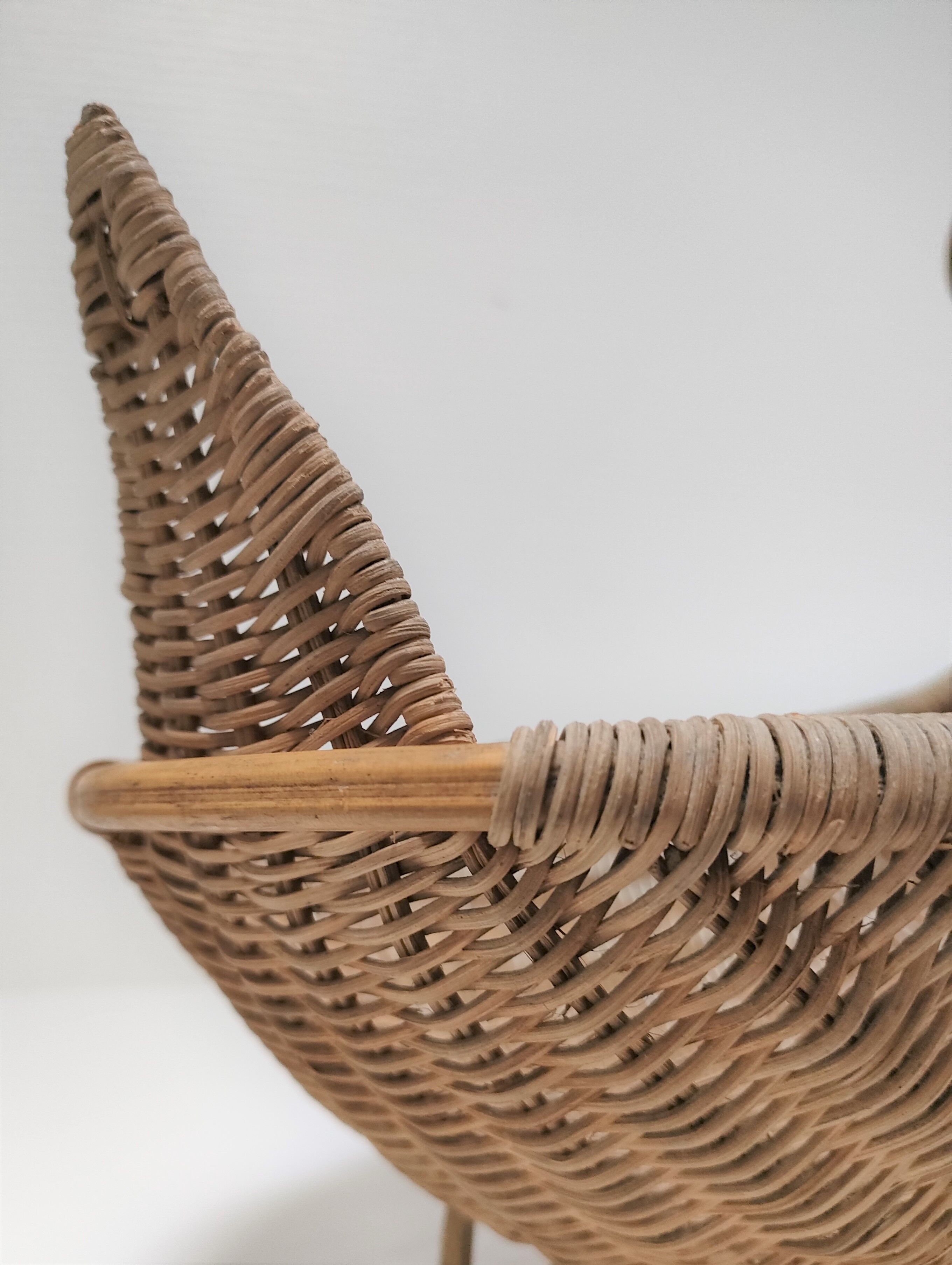 Zoomorphic basket bird, wicker braided vintage