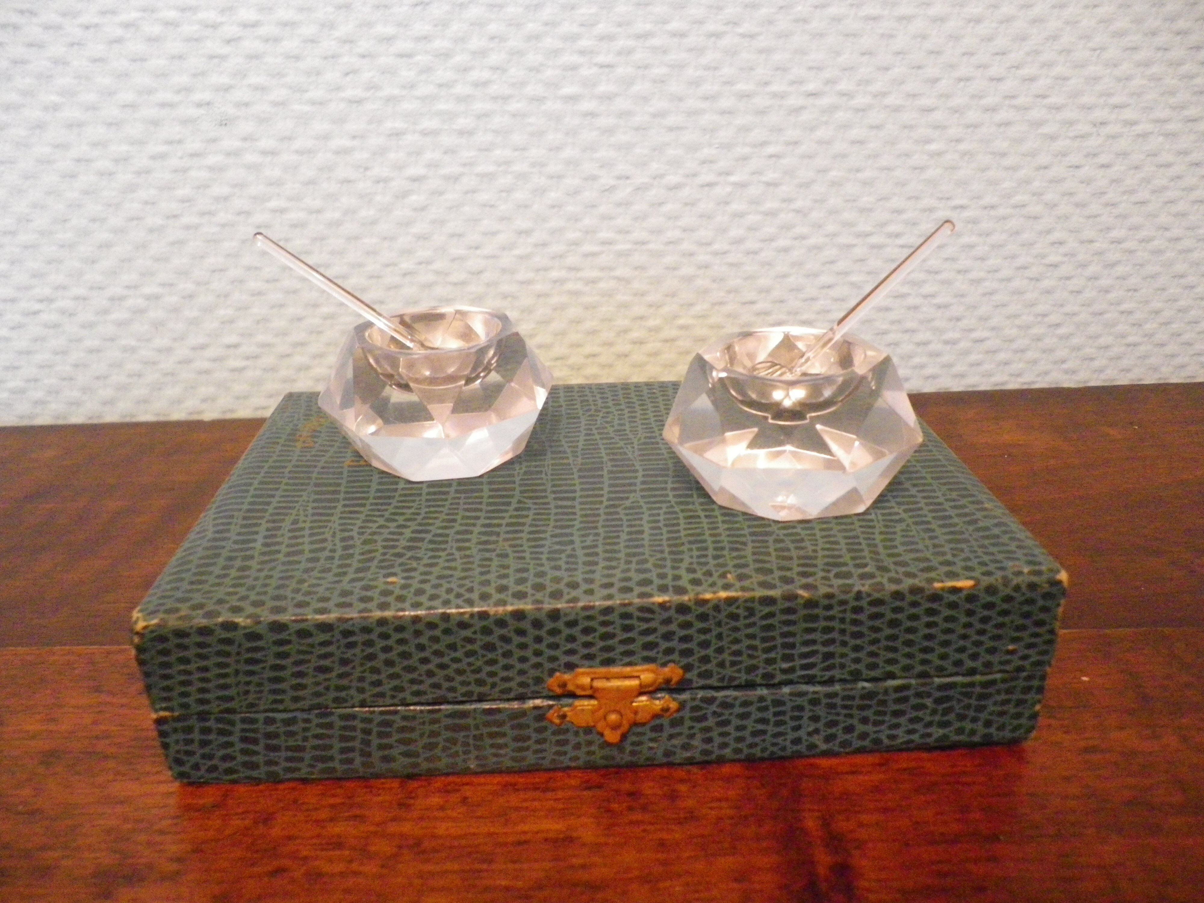 Duo of Saleron in crystal with their serving spoons, in original box - 50s -
