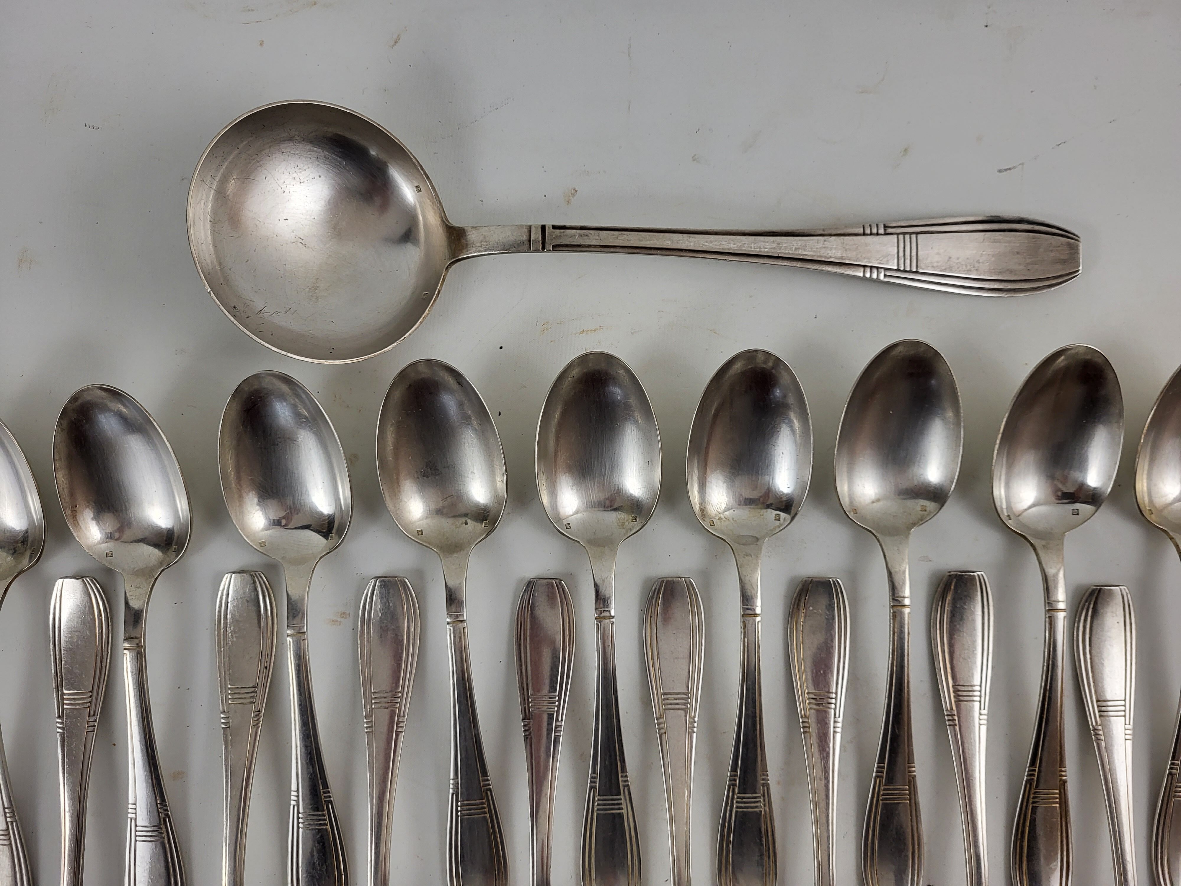 Ménagère en métal argenté Art déco 25 pièces