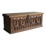 Gothic chest, 16th / 17th century