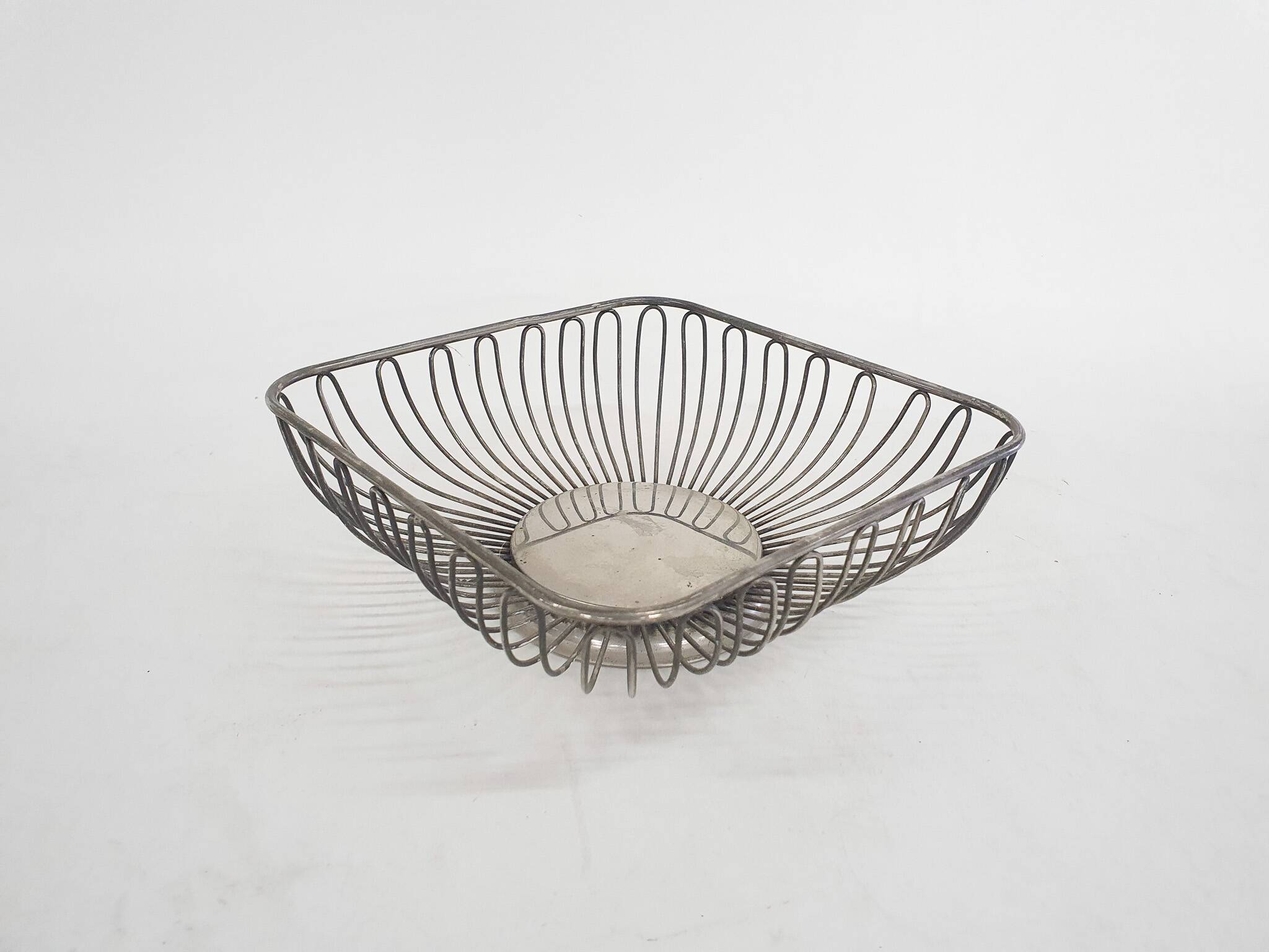 Wired square fruit bowl or bread basket, Italy 1970's